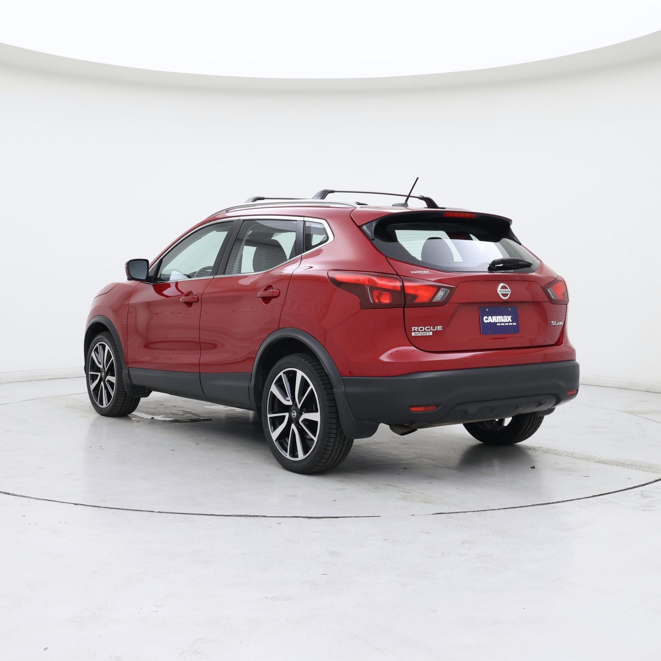 Thumbnail: 2017 Nissan Rogue Sport - 2