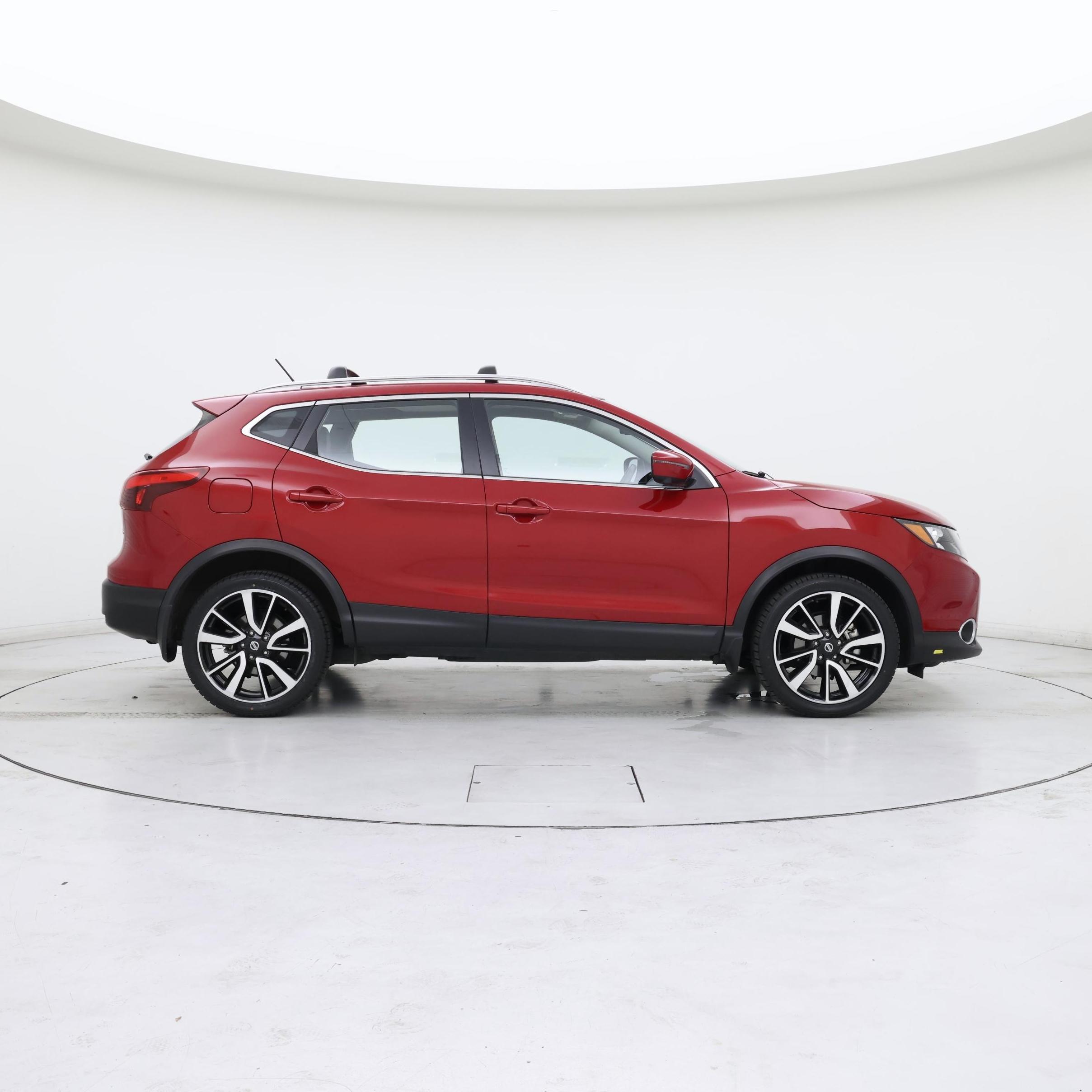 Thumbnail: 2017 Nissan Rogue Sport - 7