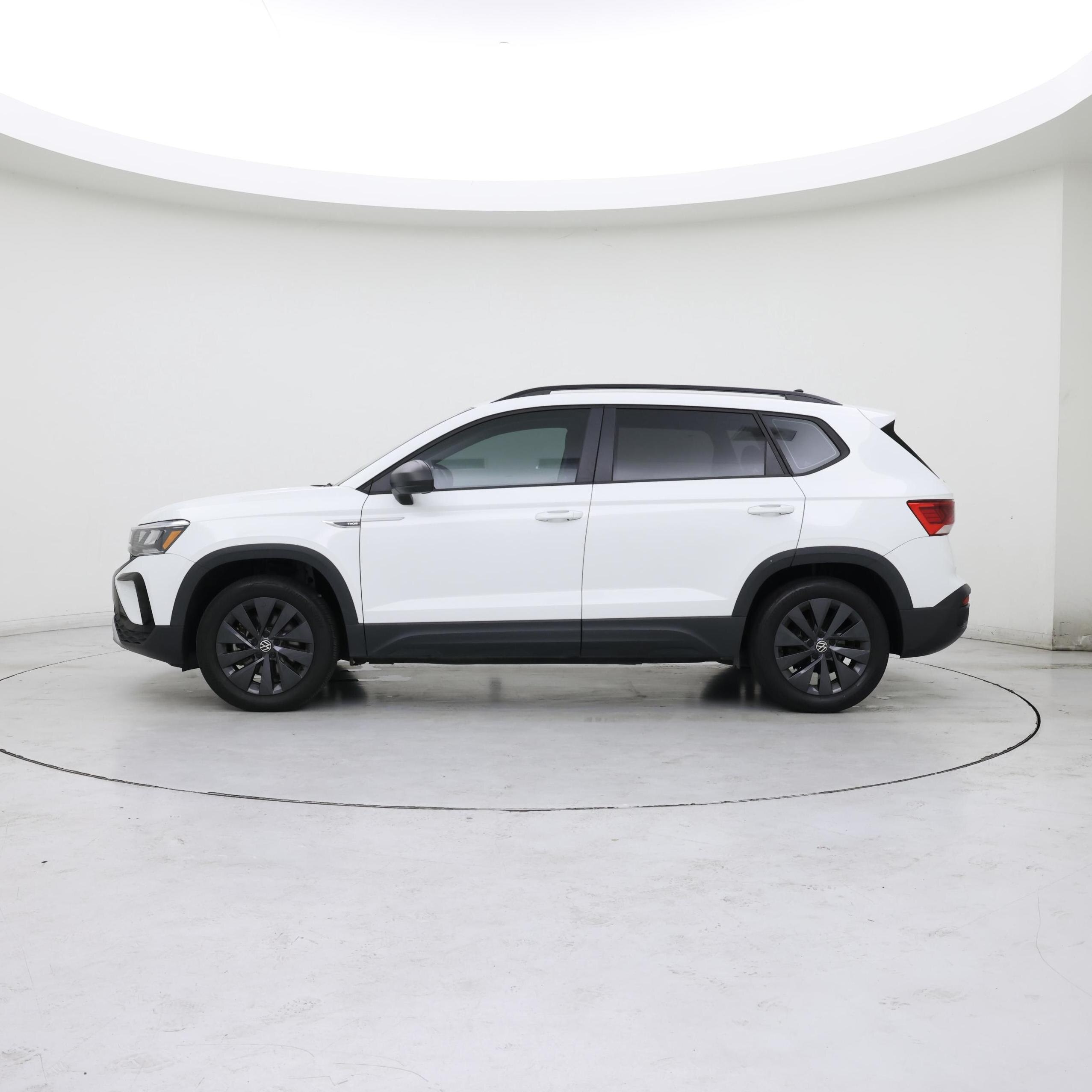 Thumbnail: 2022 Volkswagen Taos - 3