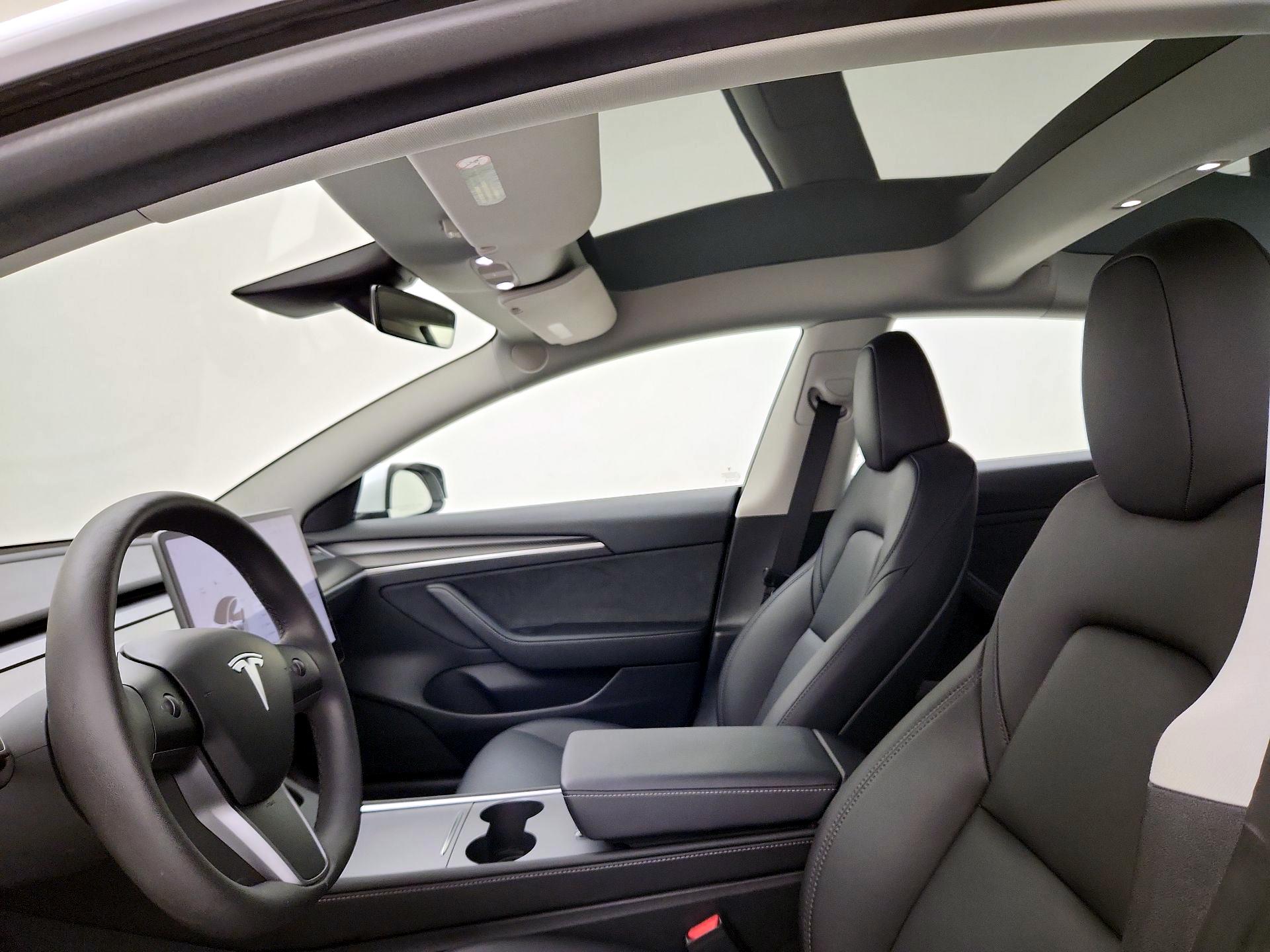 Thumbnail: 2023 Tesla Model 3 - 19