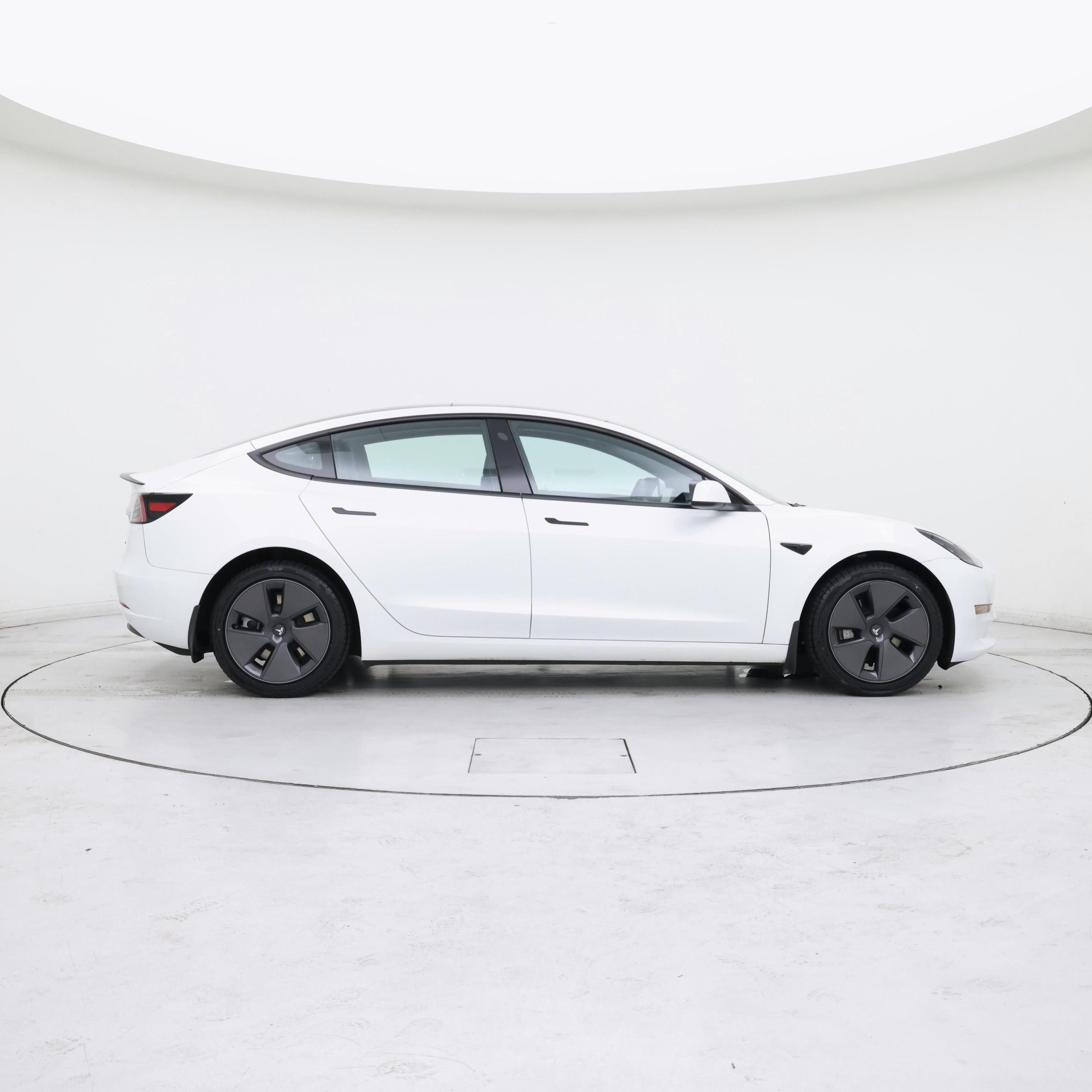 Thumbnail: 2023 Tesla Model 3 - 7
