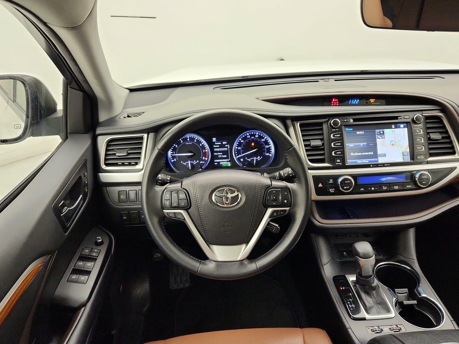 Thumbnail: 2019 Toyota Highlander - 10