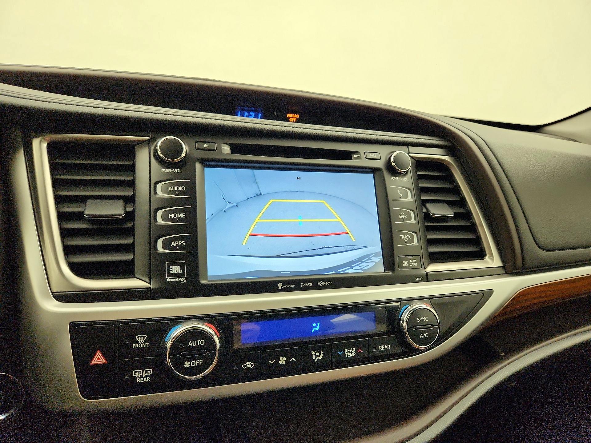 Thumbnail: 2019 Toyota Highlander - 15