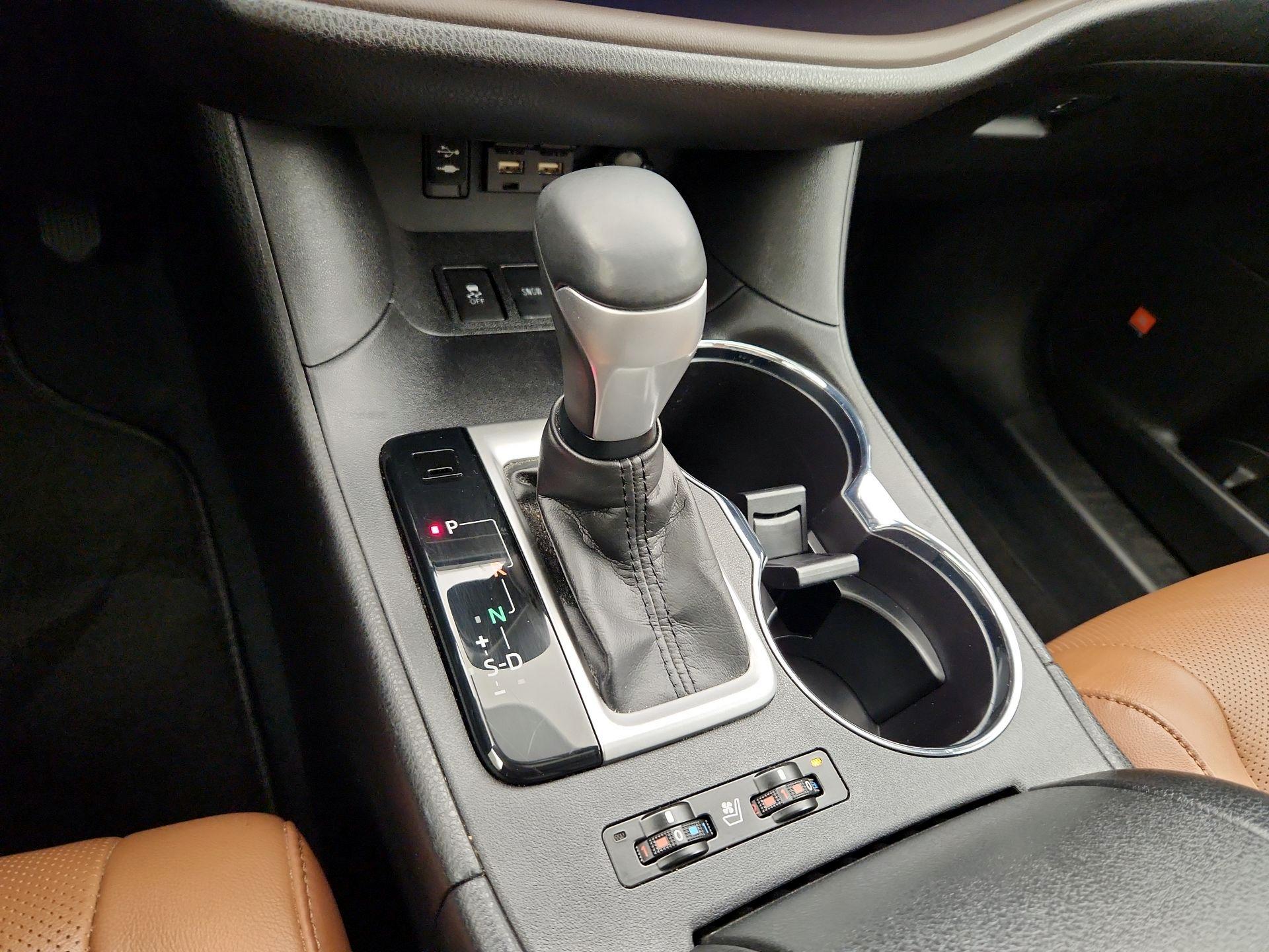 Thumbnail: 2019 Toyota Highlander - 18