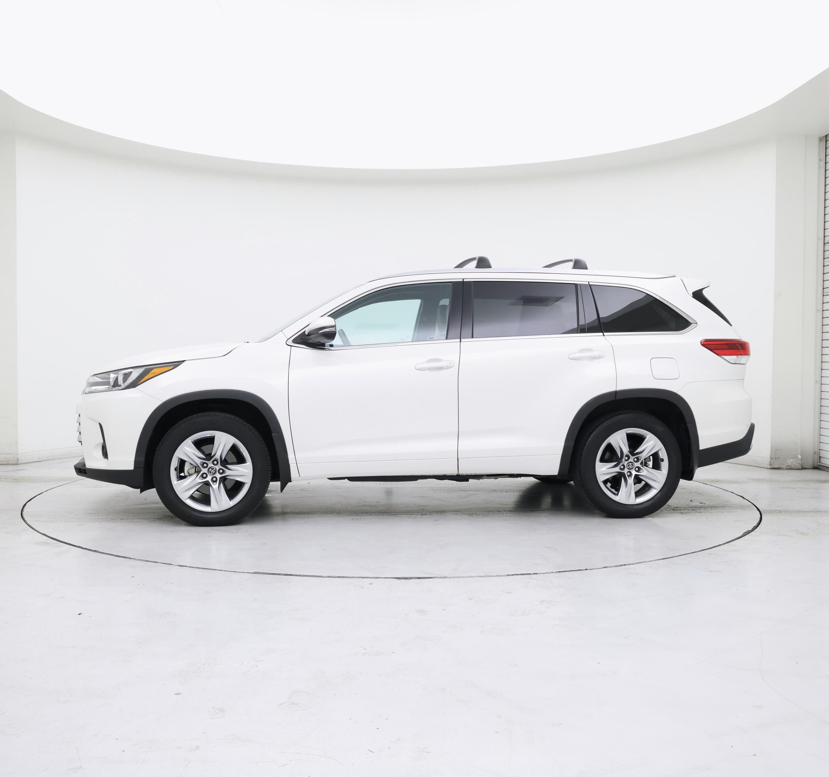 Thumbnail: 2019 Toyota Highlander - 3