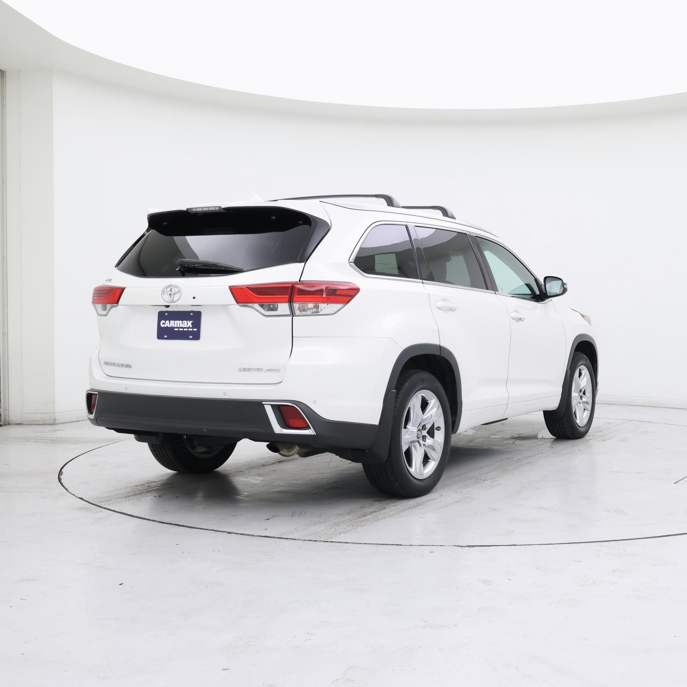 Thumbnail: 2019 Toyota Highlander - 8