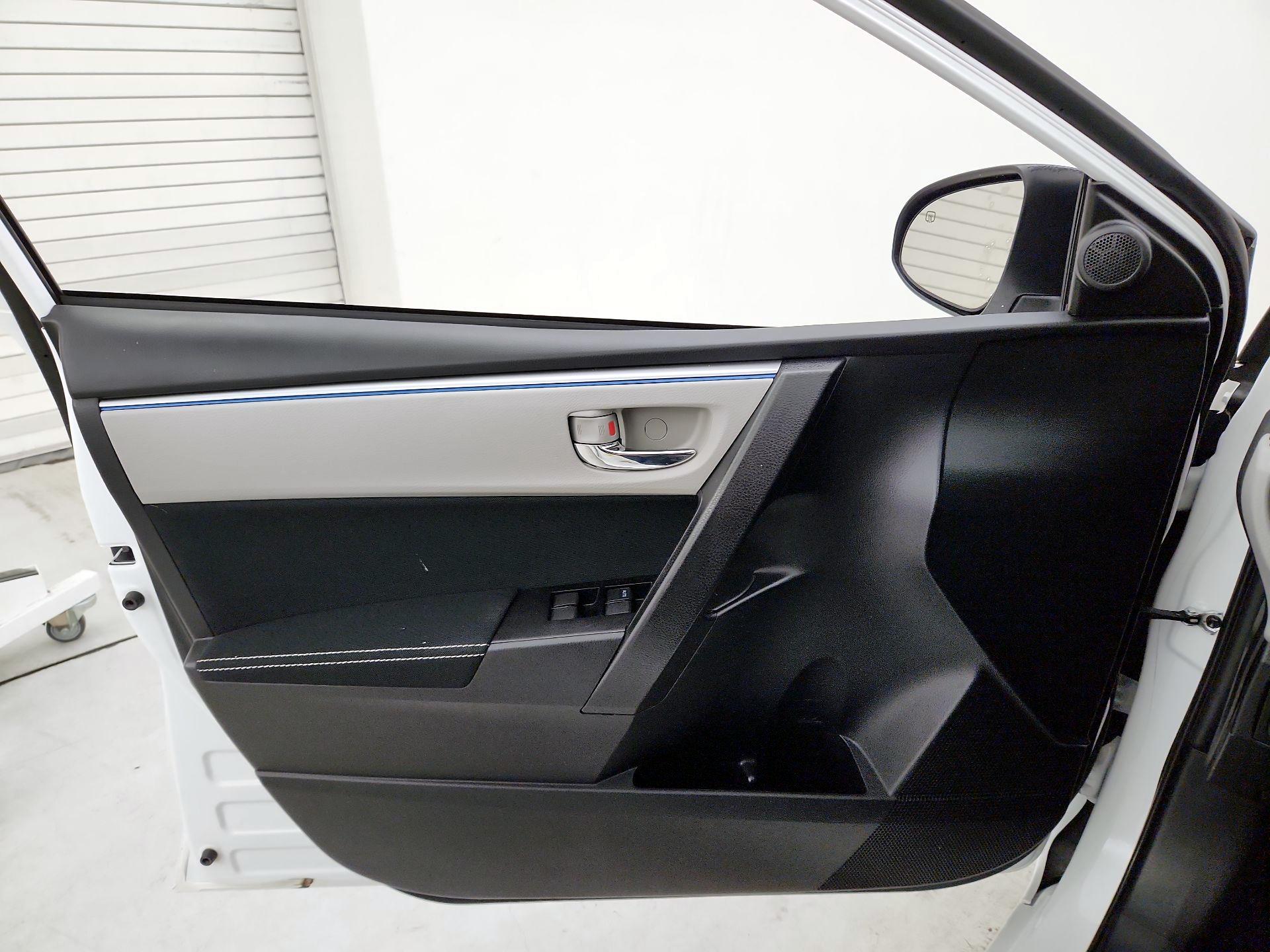 Thumbnail: 2014 Toyota Corolla - 12