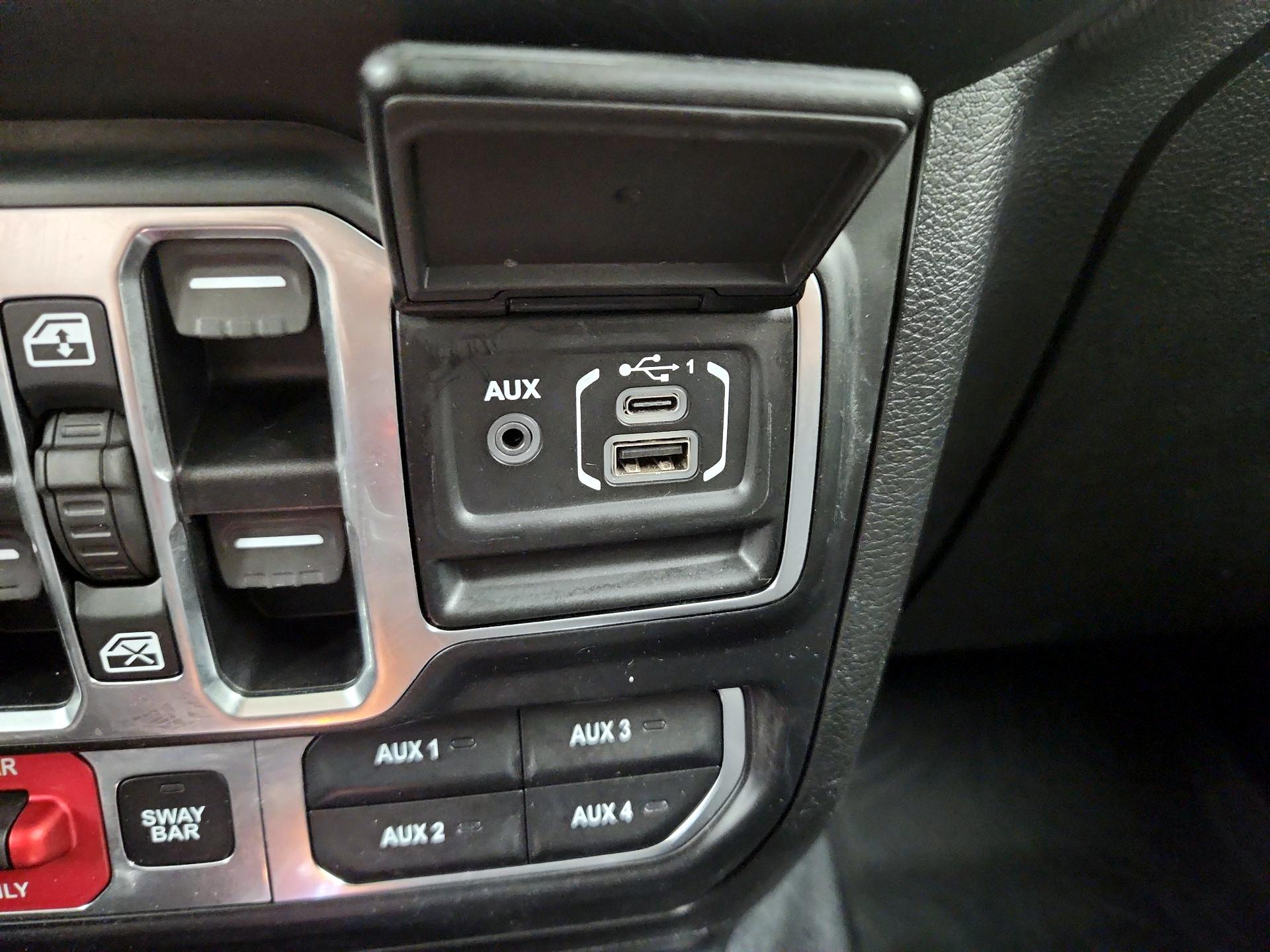 Thumbnail: 2020 Jeep Wrangler - 18