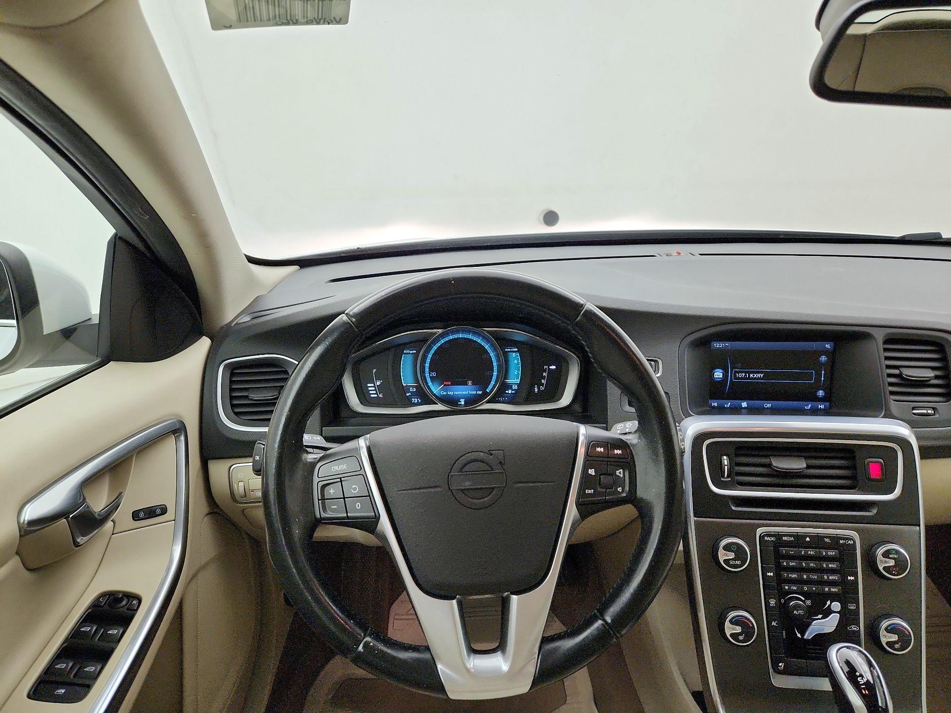Thumbnail: 2015 Volvo V60 - 10