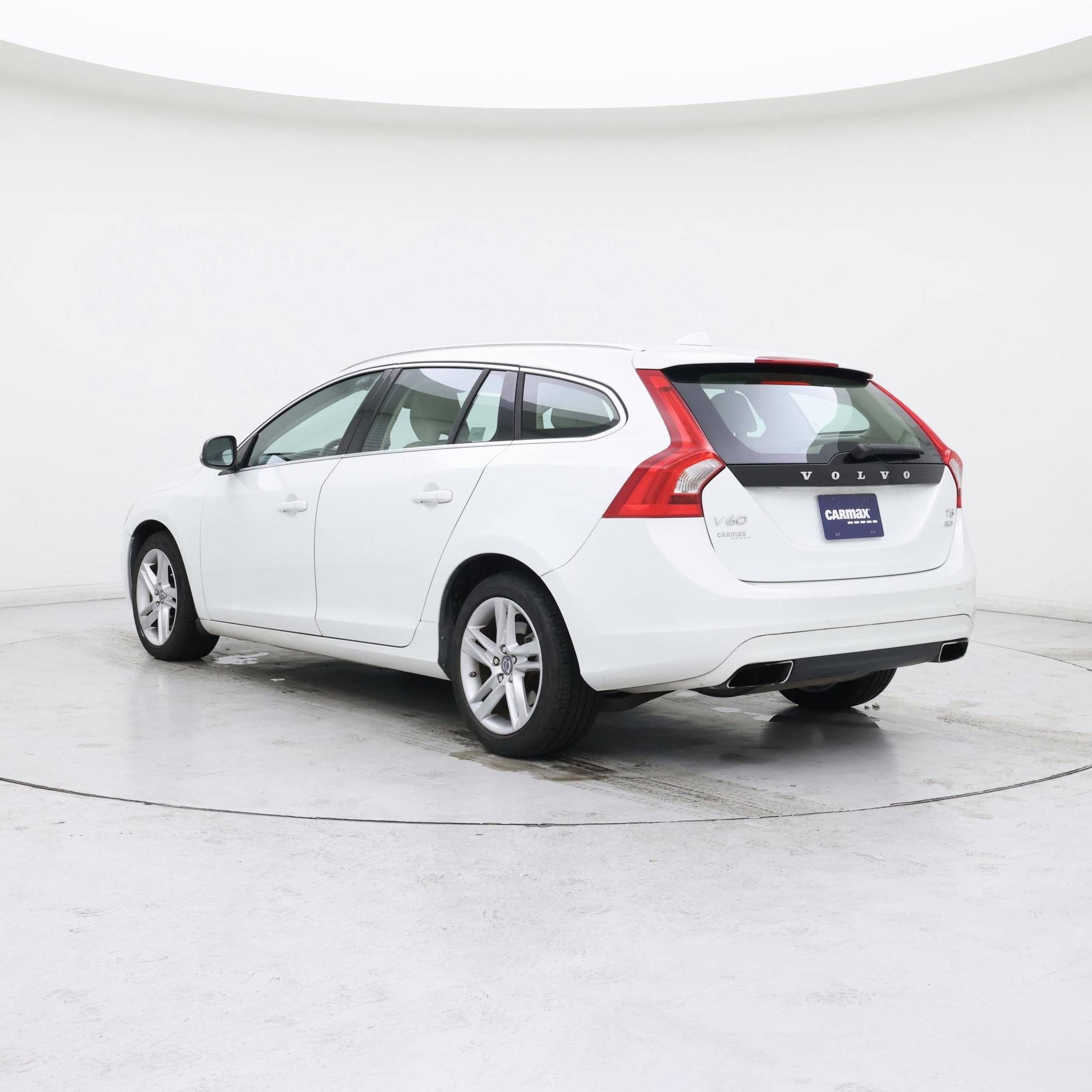 Thumbnail: 2015 Volvo V60 - 2
