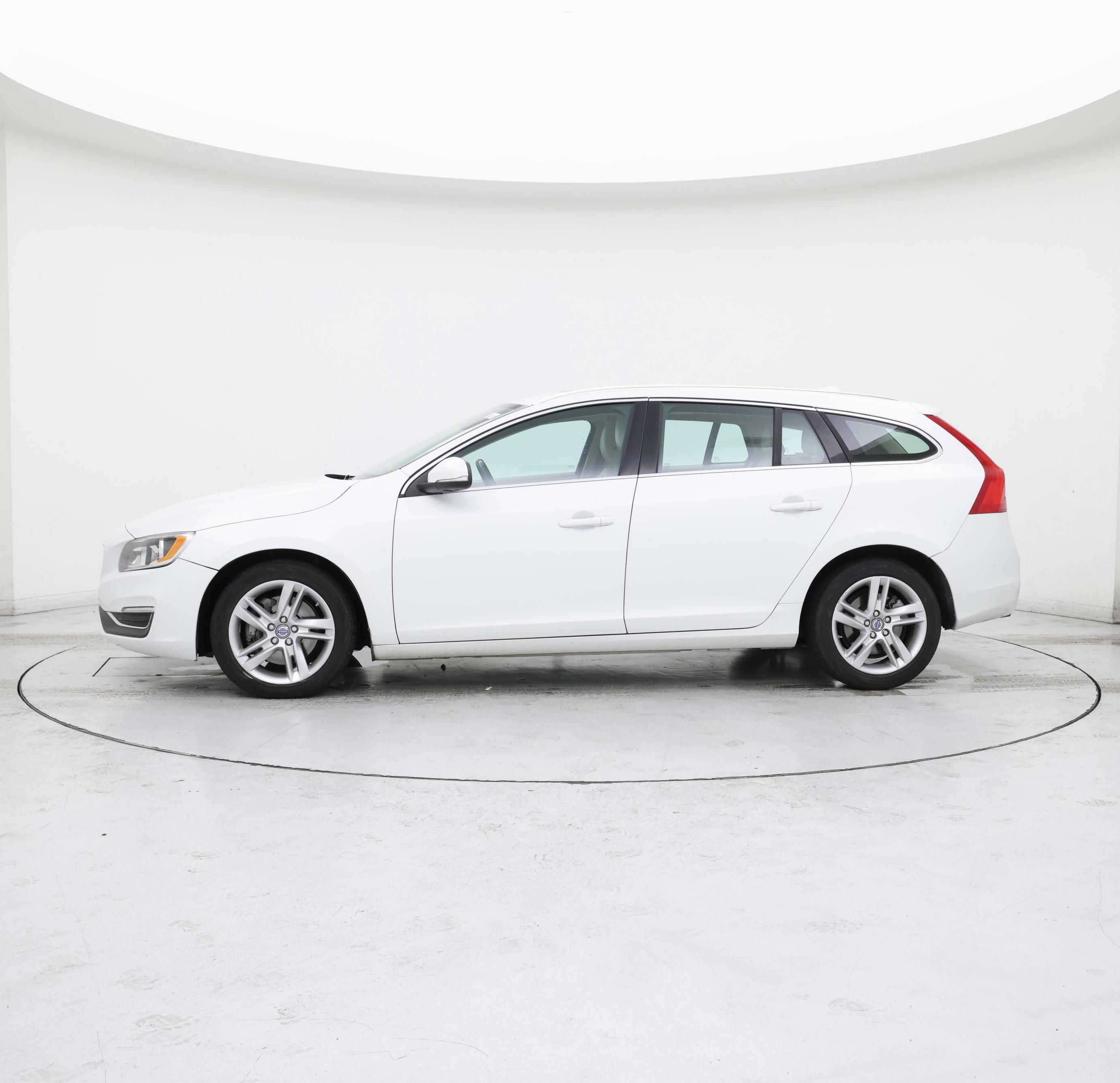 Thumbnail: 2015 Volvo V60 - 3