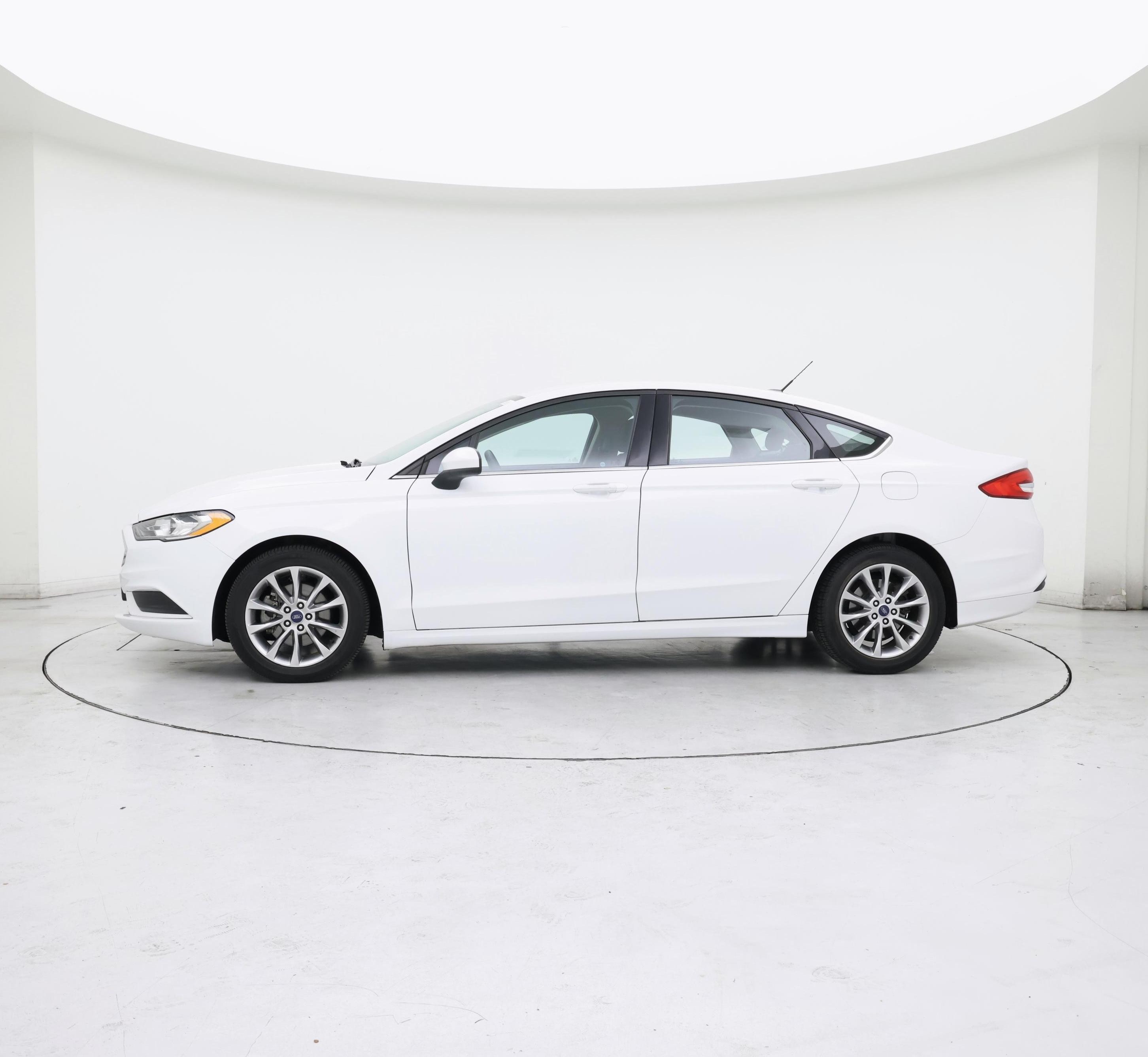 Thumbnail: 2017 Ford Fusion - 3