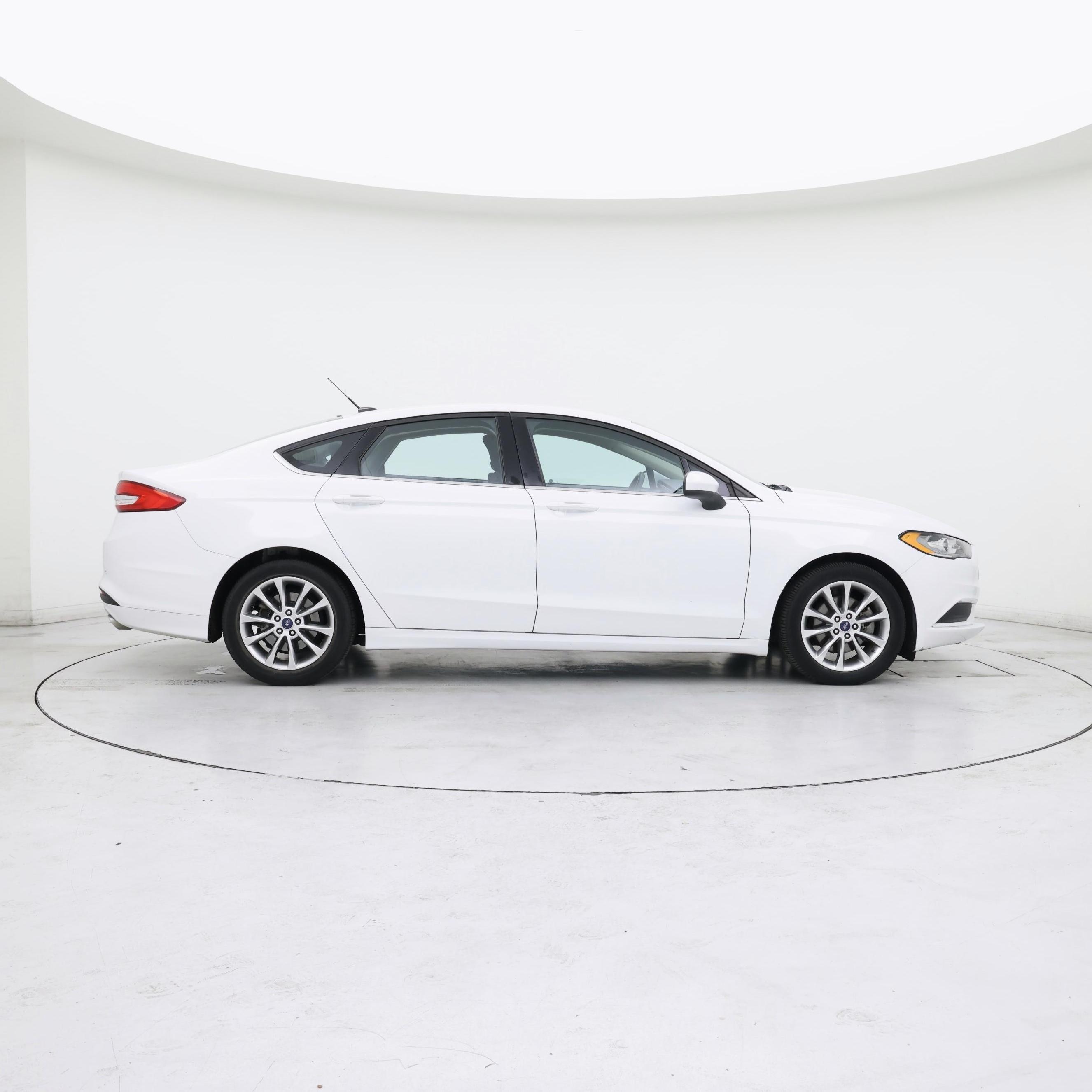 Thumbnail: 2017 Ford Fusion - 7