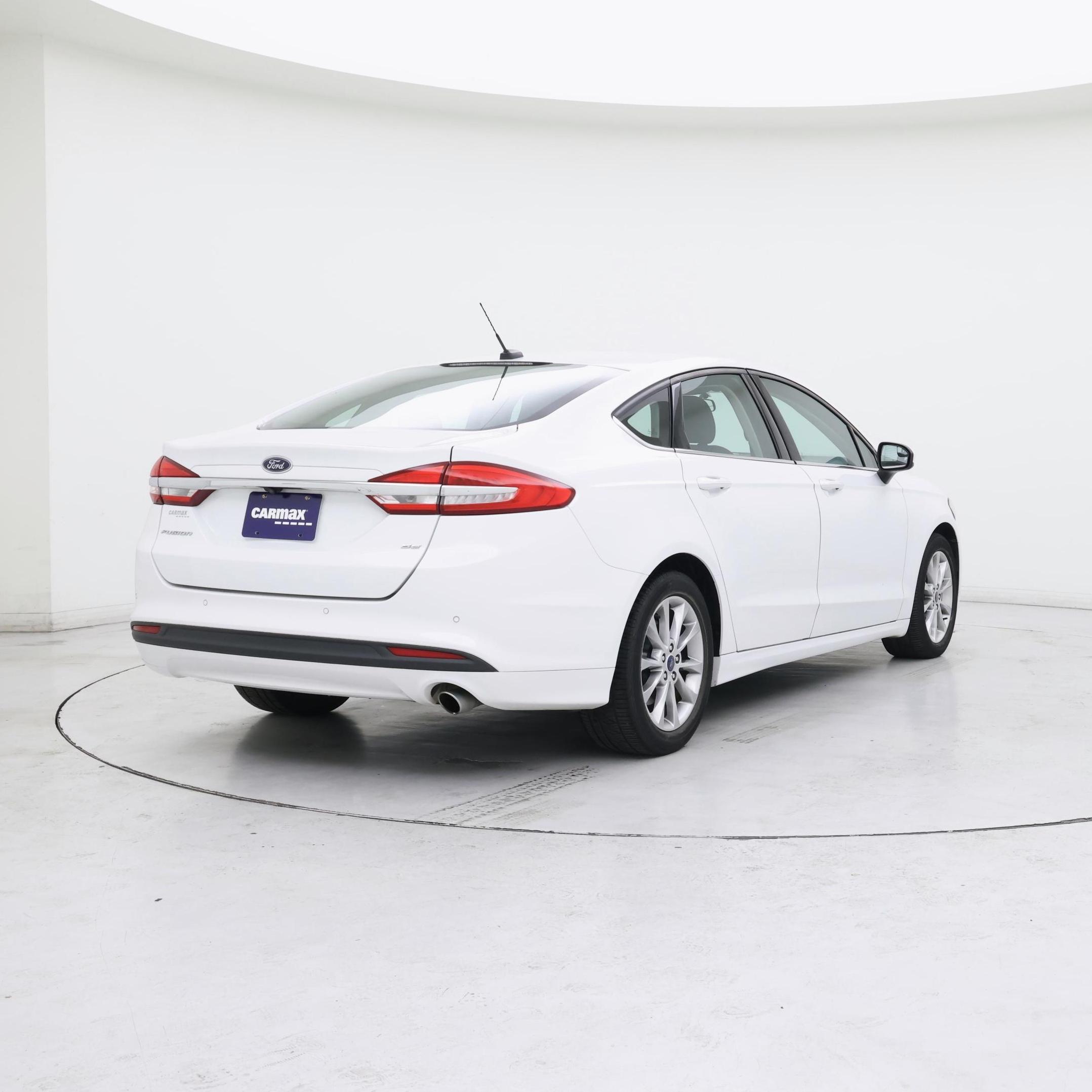 Thumbnail: 2017 Ford Fusion - 8