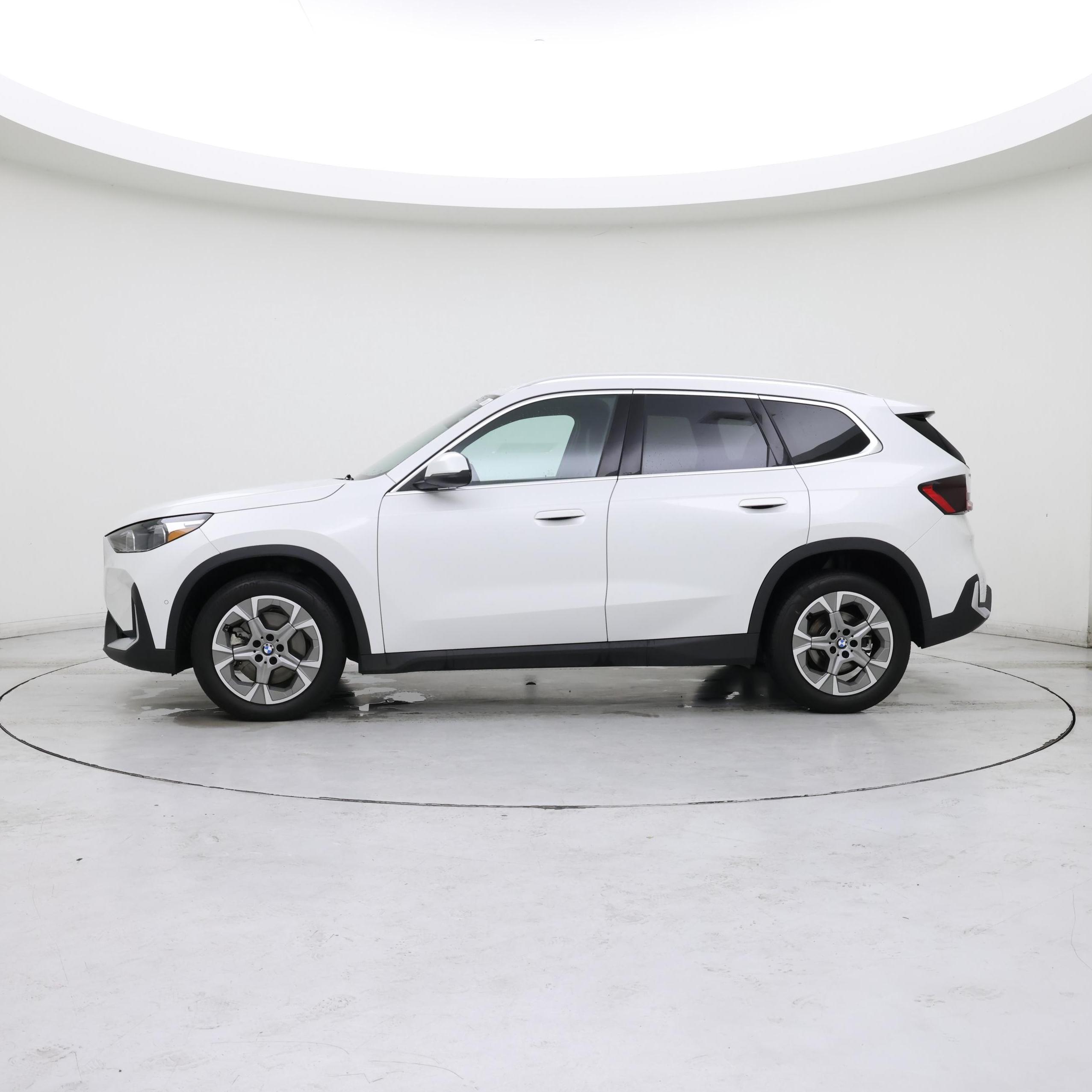 Thumbnail: 2023 BMW X1 - 3