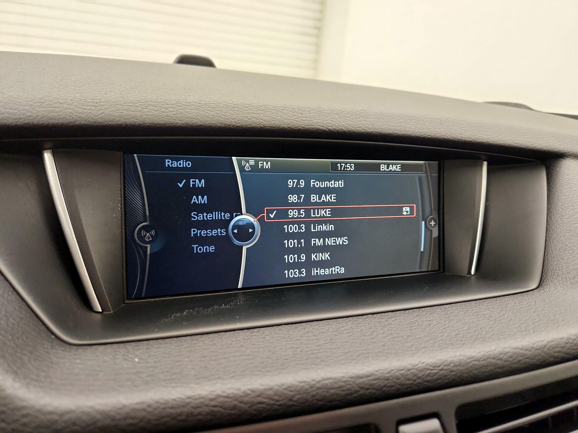 Thumbnail: 2015 BMW X1 - 16