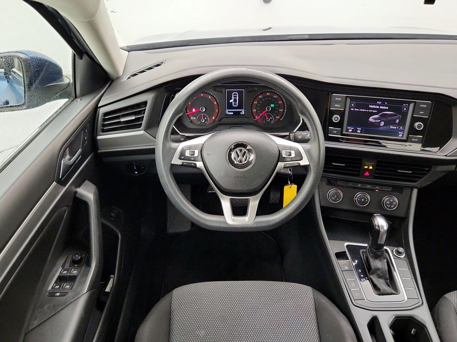 Thumbnail: 2019 Volkswagen Jetta - 10