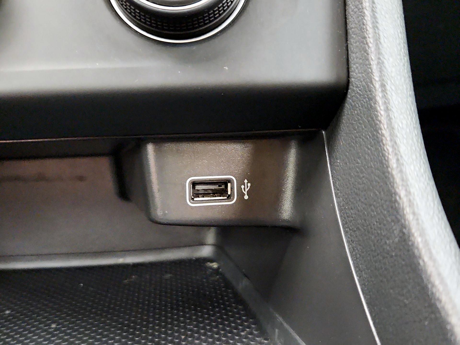 Thumbnail: 2019 Volkswagen Jetta - 18