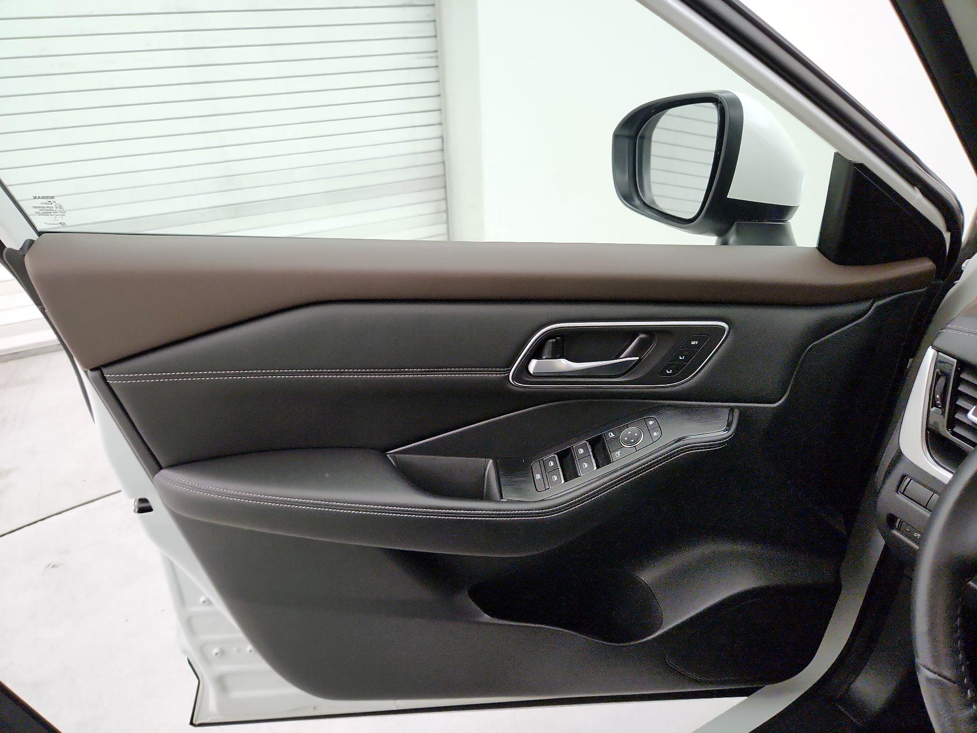 Thumbnail: 2021 Nissan Rogue - 12