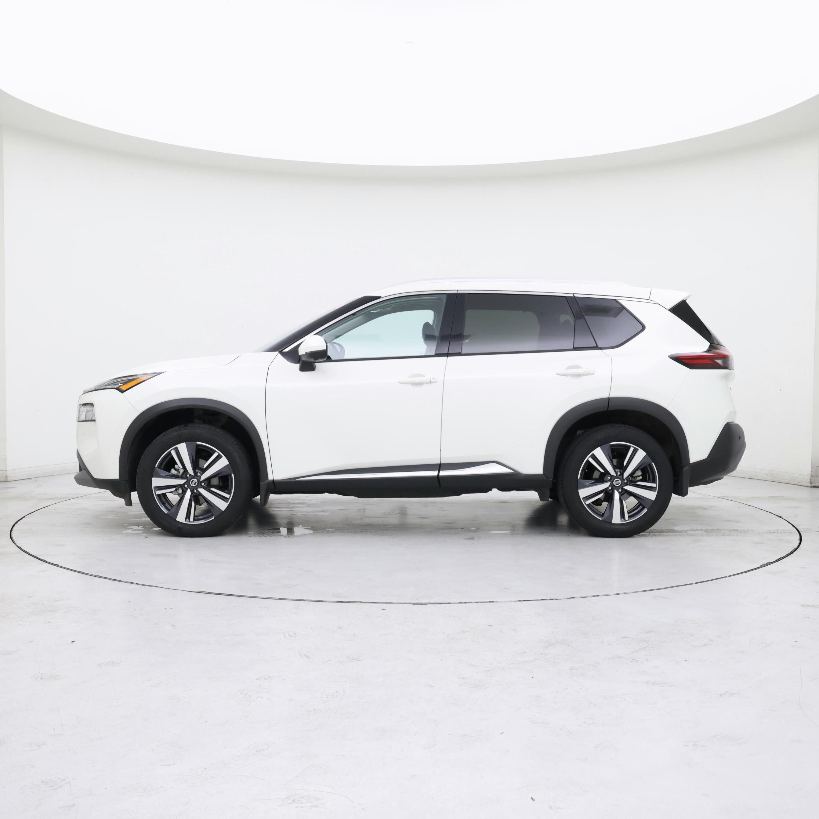 Thumbnail: 2021 Nissan Rogue - 3