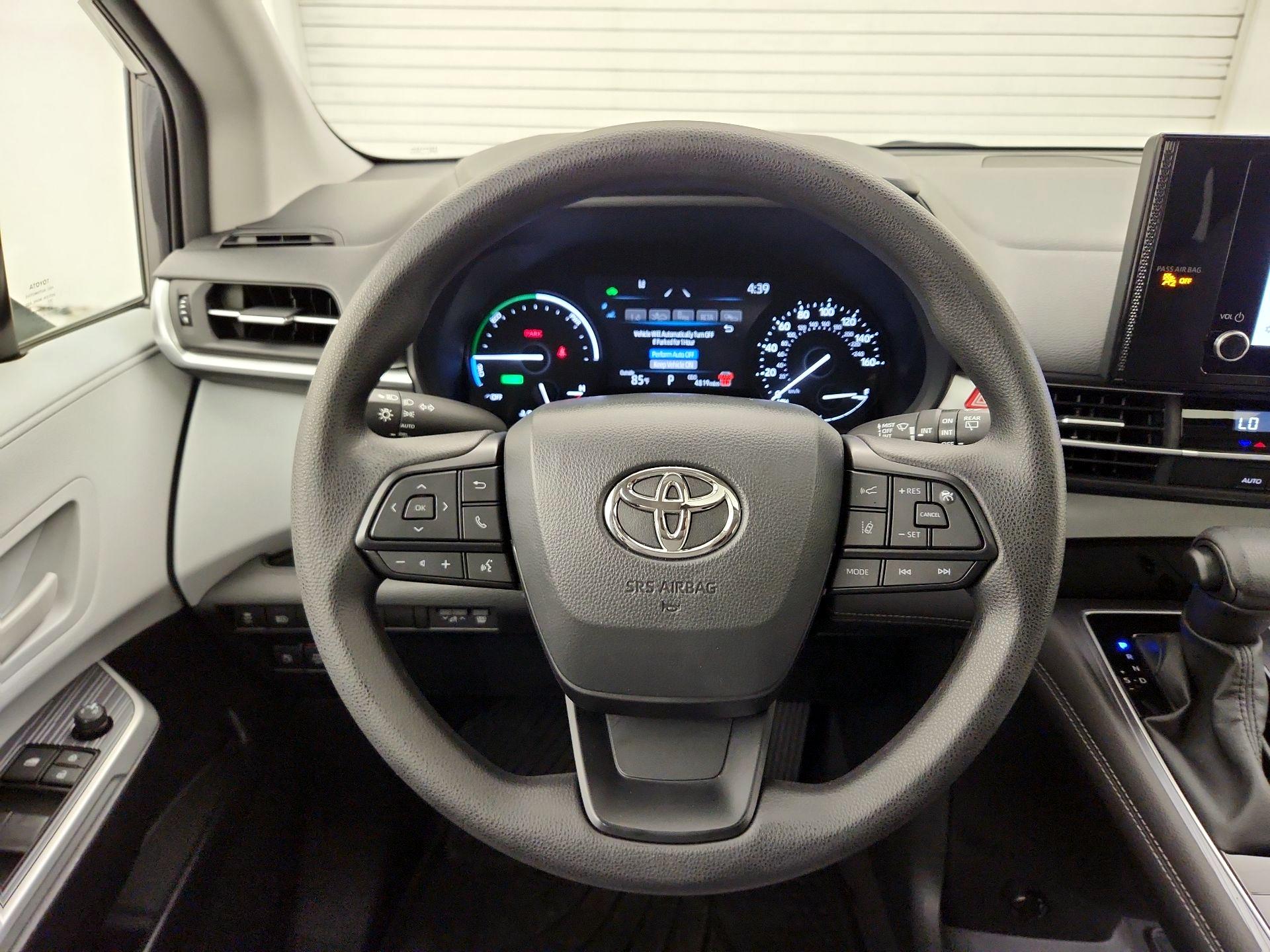 Thumbnail: 2025 Toyota Sienna - 10