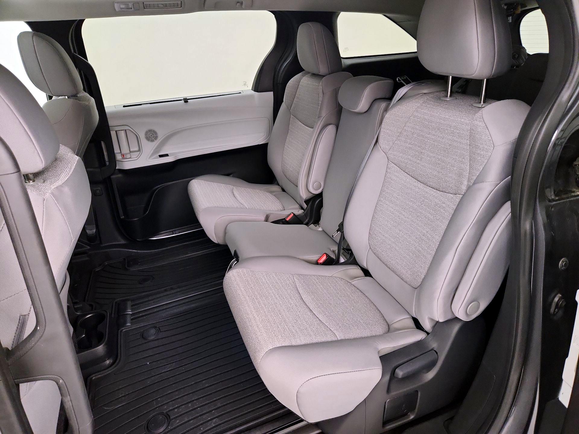 Thumbnail: 2025 Toyota Sienna - 20