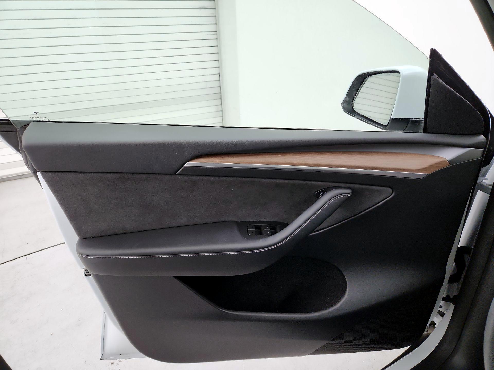 Thumbnail: 2023 Tesla Model Y - 12