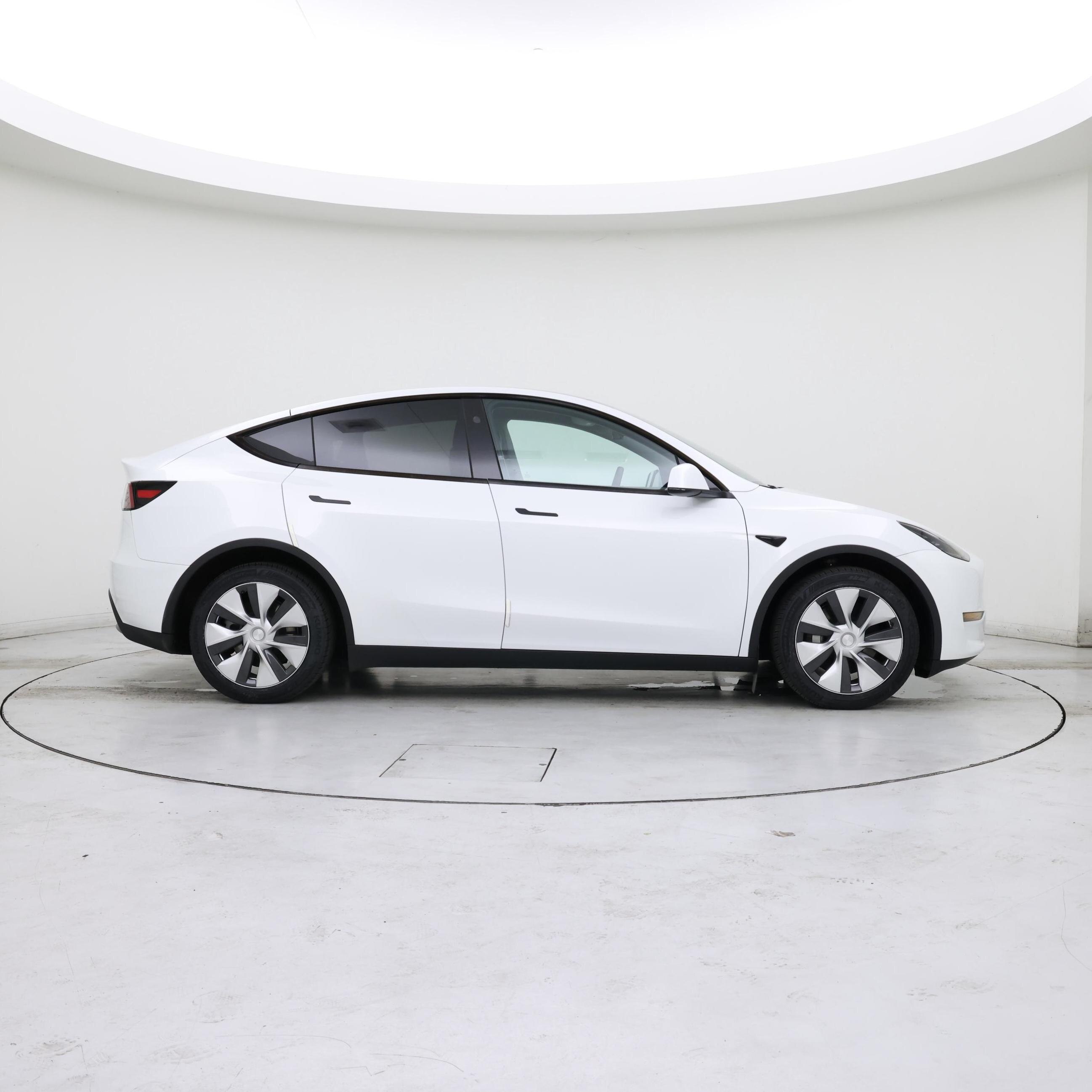 Thumbnail: 2023 Tesla Model Y - 7