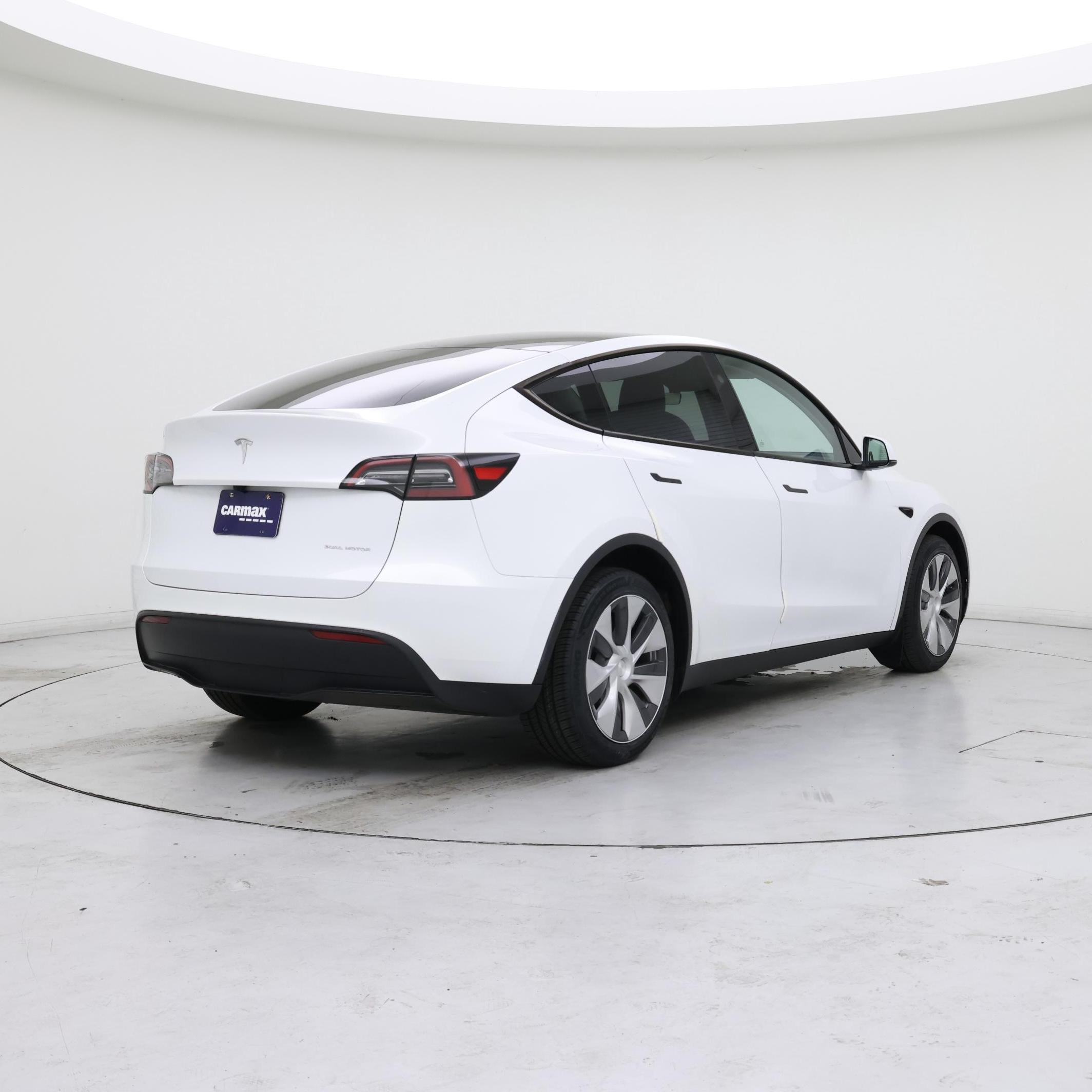 Thumbnail: 2023 Tesla Model Y - 8