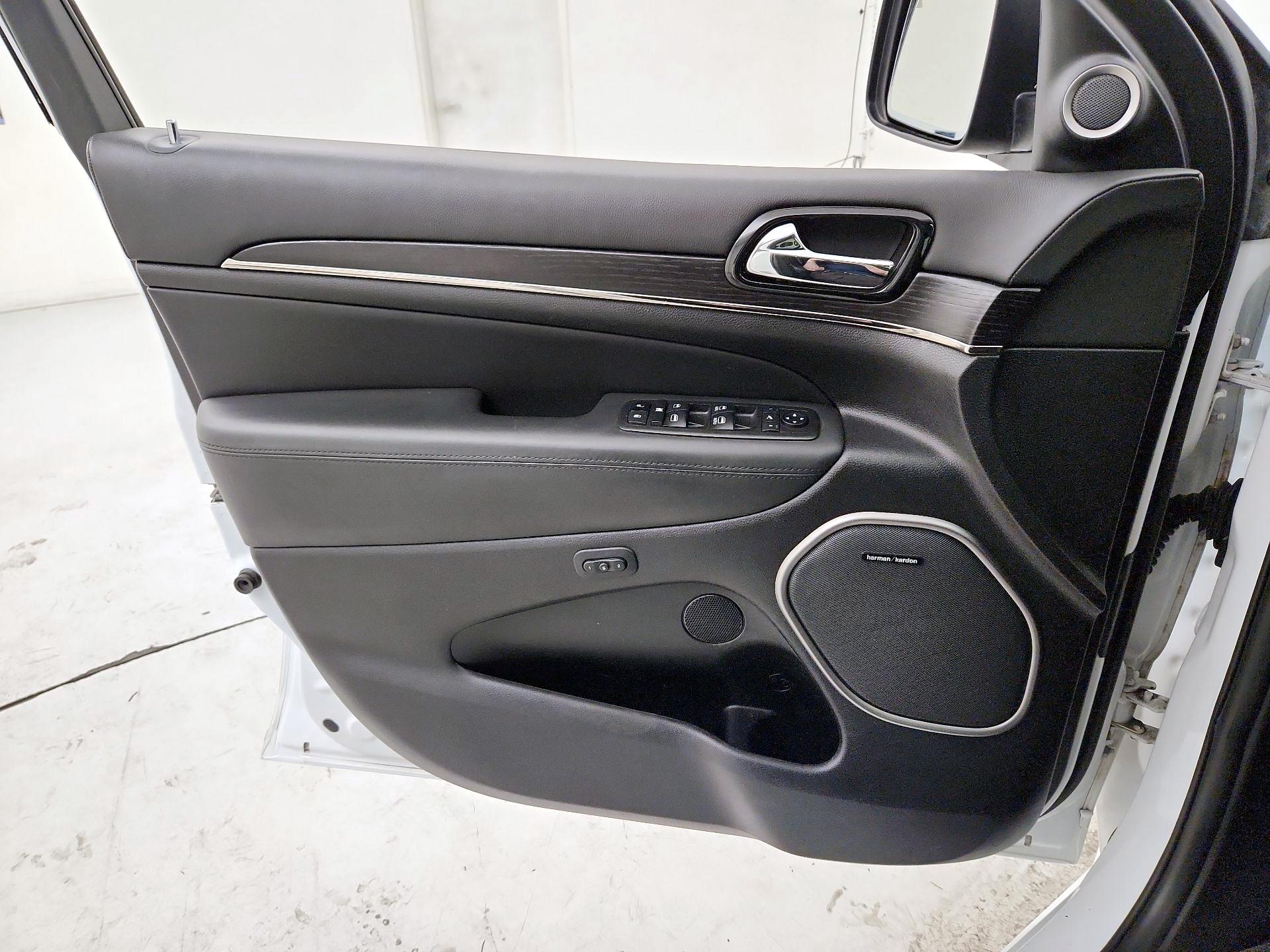 Thumbnail: 2021 Jeep Grand Cherokee - 12