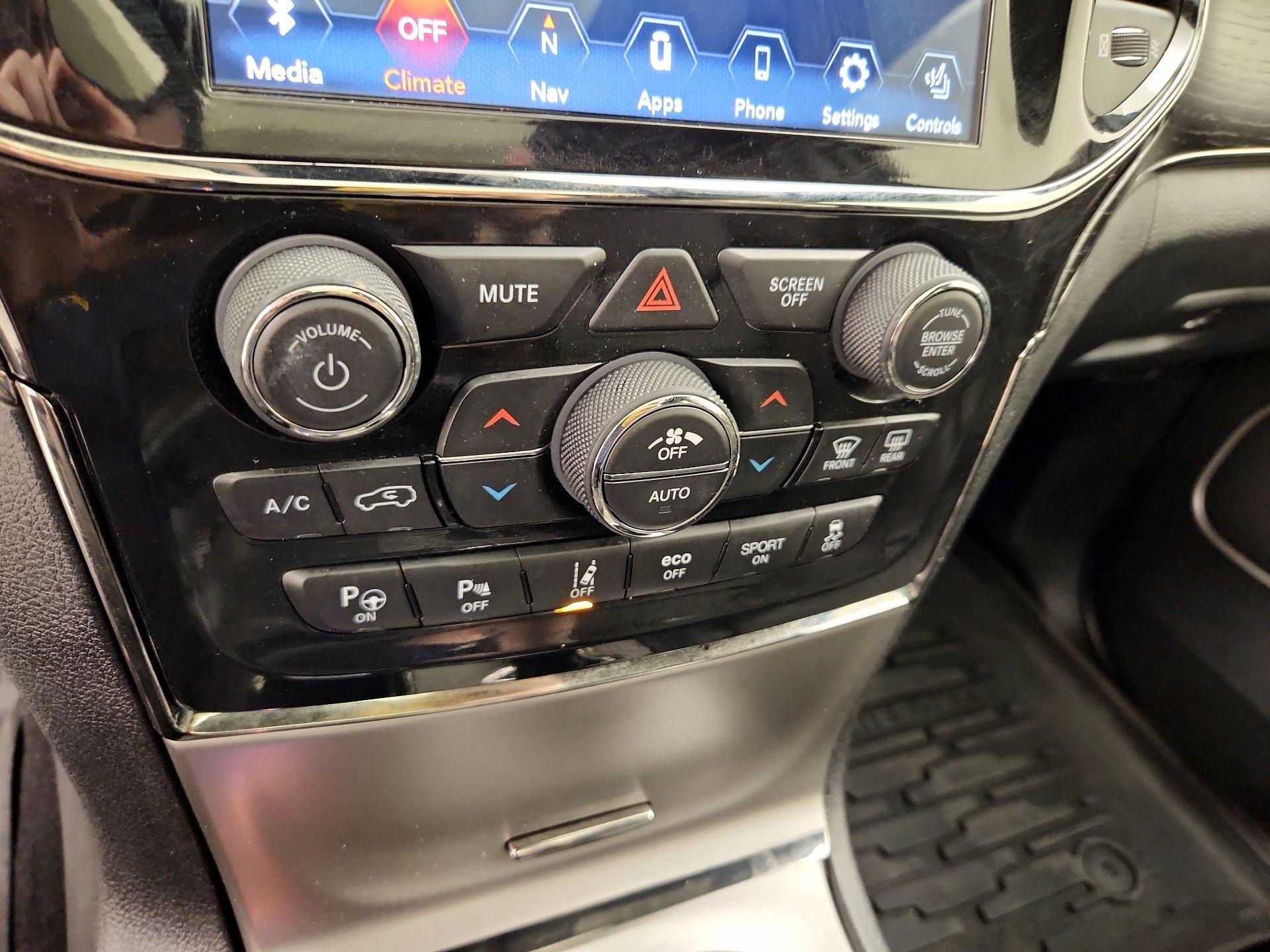 Thumbnail: 2021 Jeep Grand Cherokee - 17