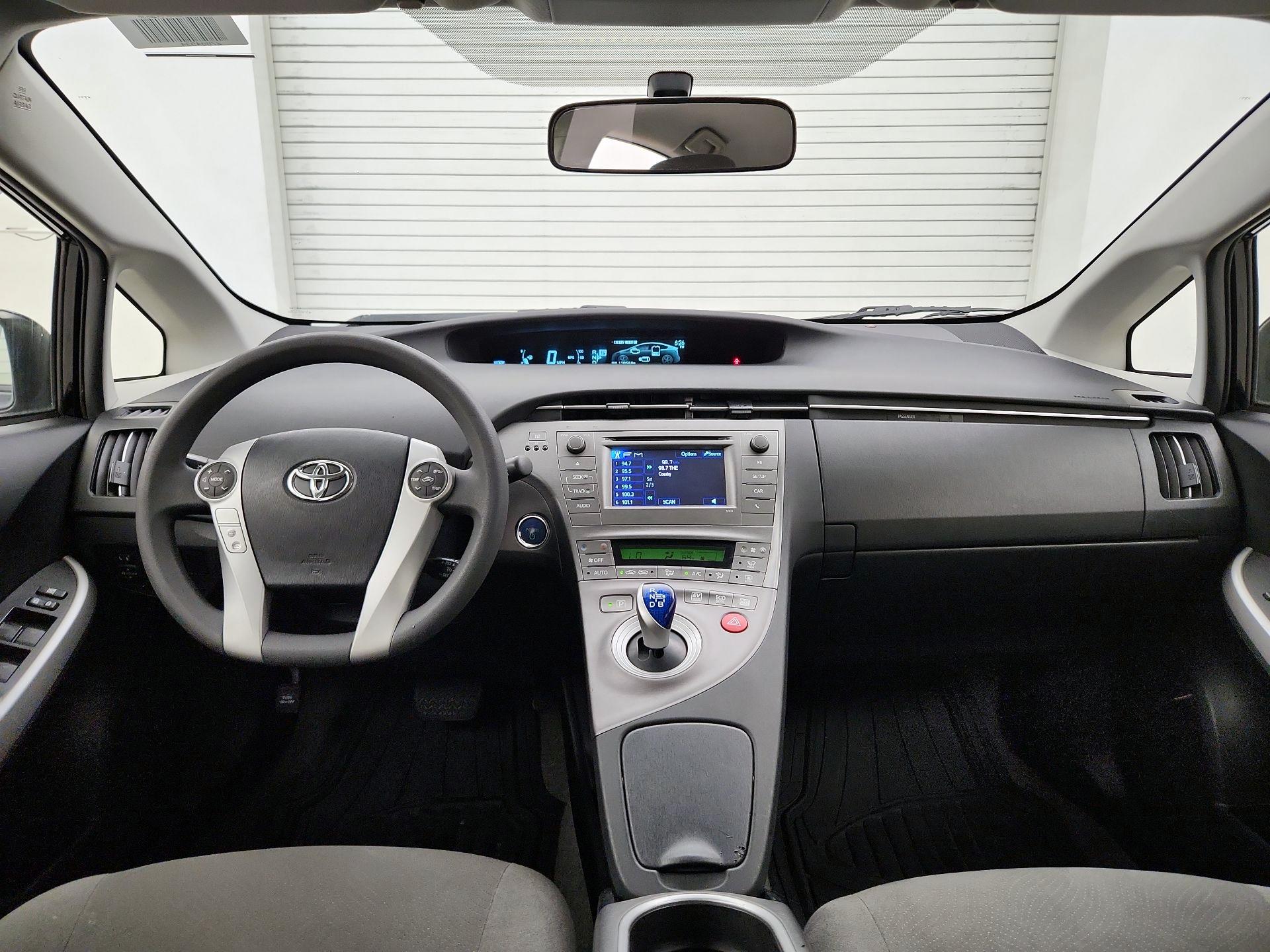Thumbnail: 2015 Toyota Prius - 9