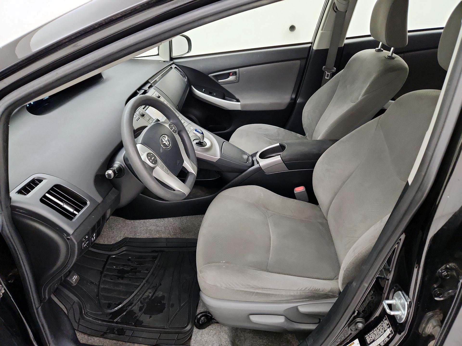 Thumbnail: 2015 Toyota Prius - 11