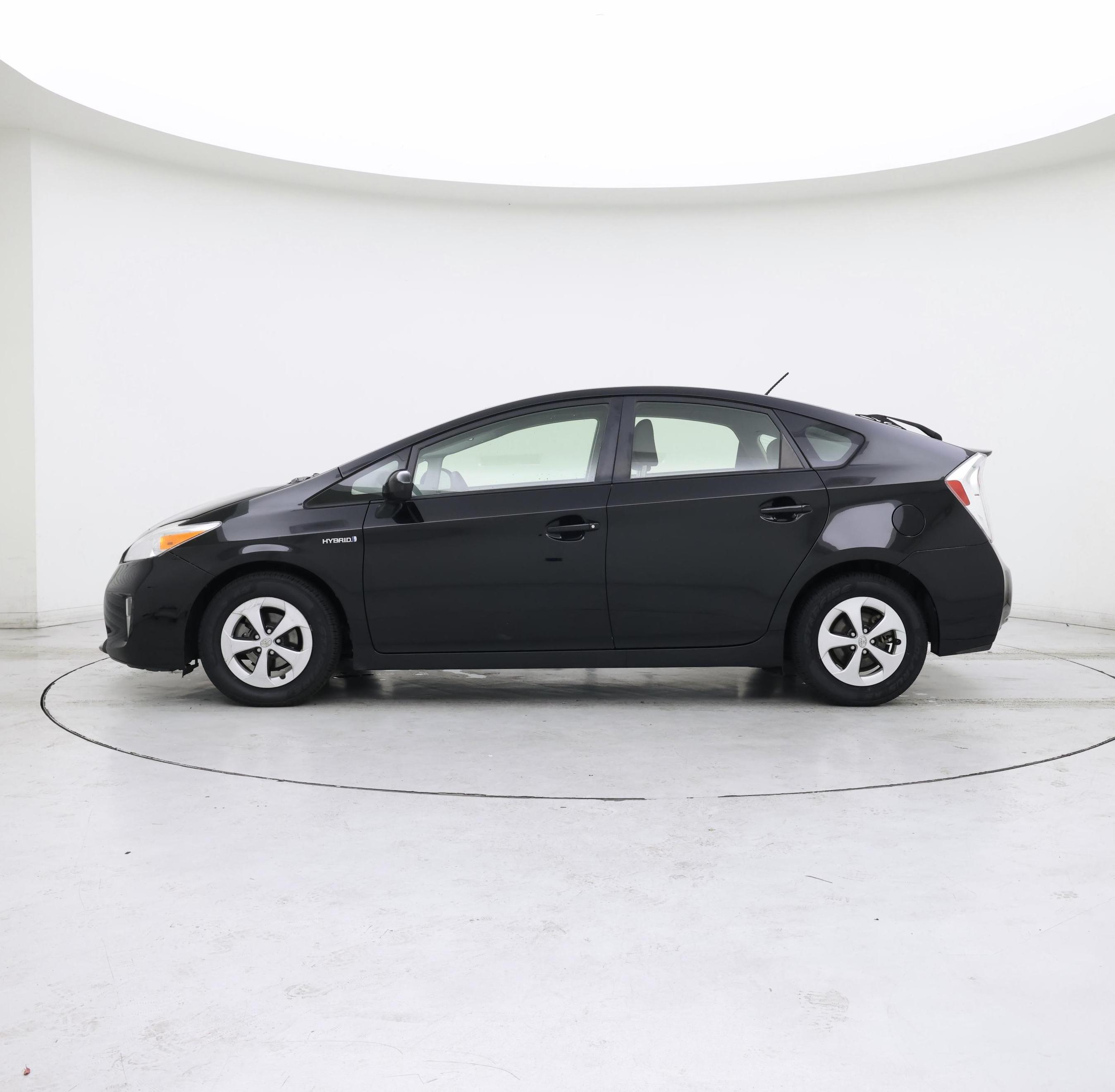Thumbnail: 2015 Toyota Prius - 3