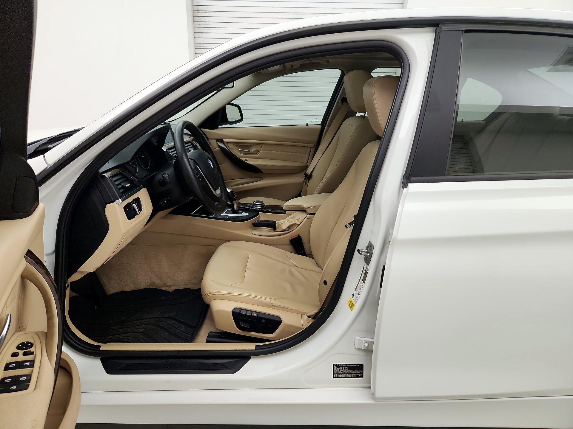 Thumbnail: 2015 BMW 3 Series - 11