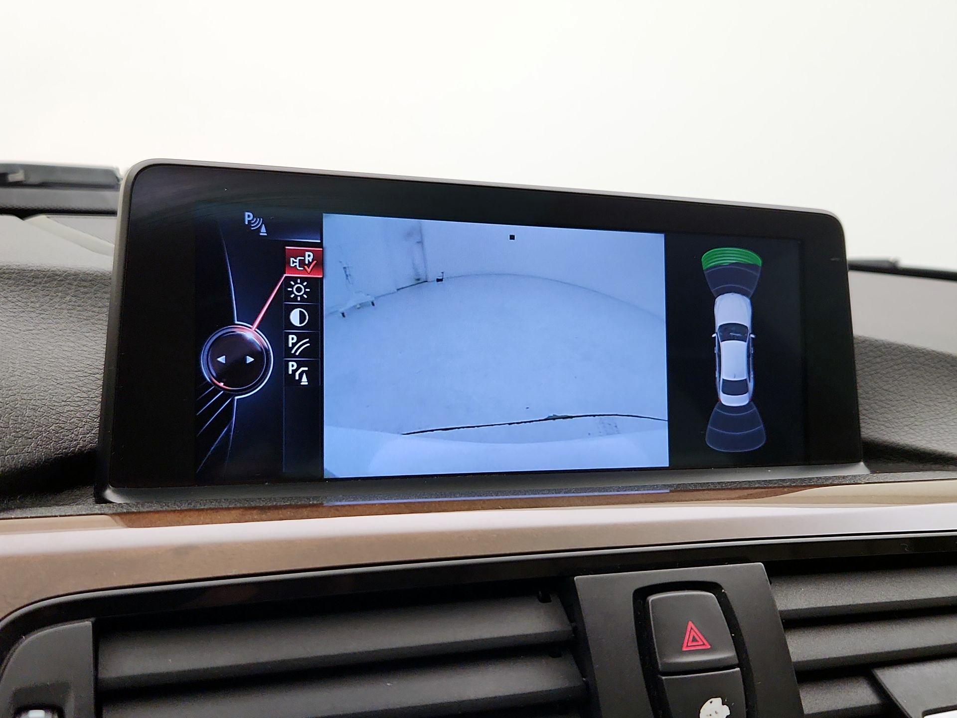 Thumbnail: 2015 BMW 3 Series - 15
