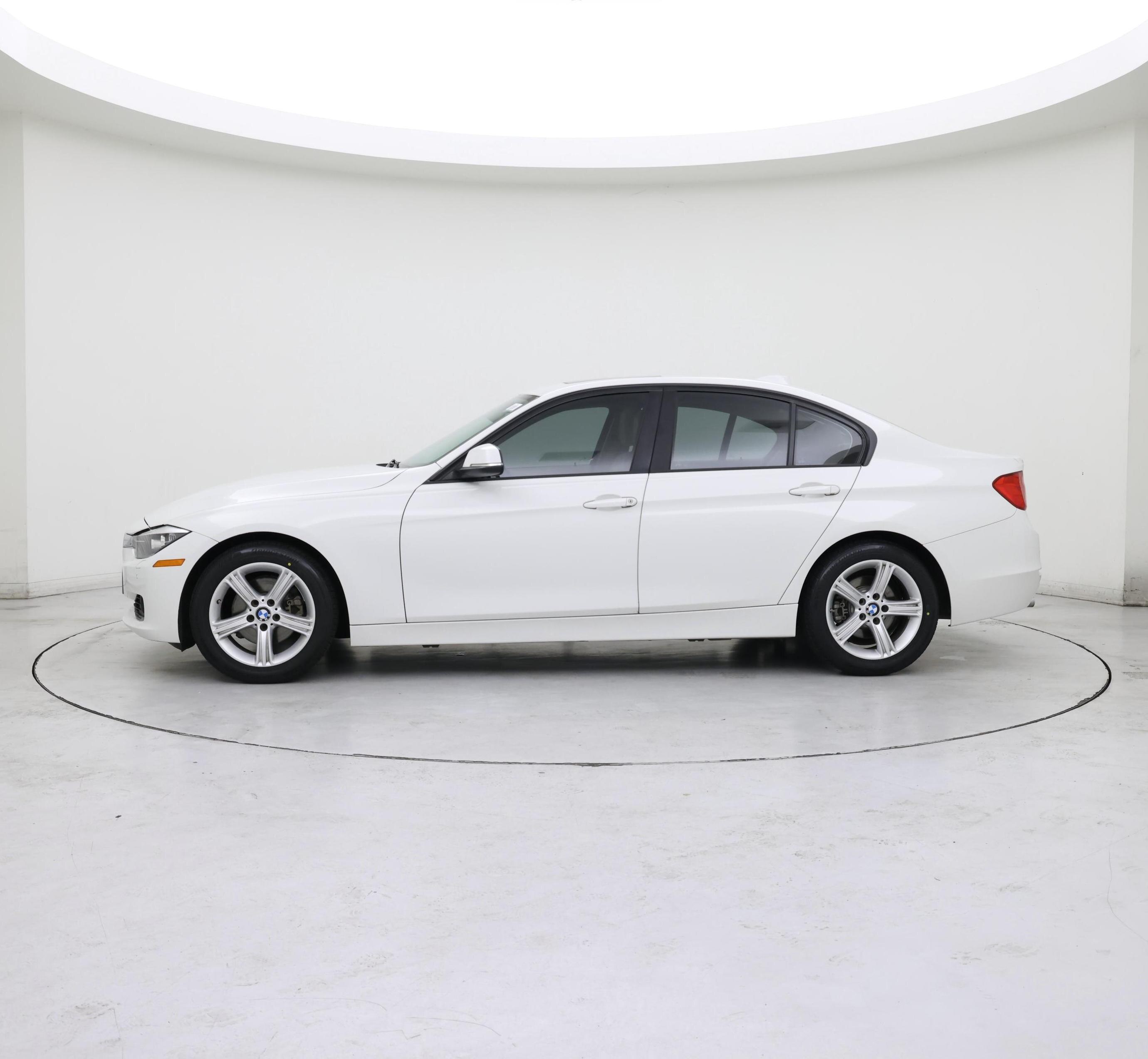 Thumbnail: 2015 BMW 3 Series - 3