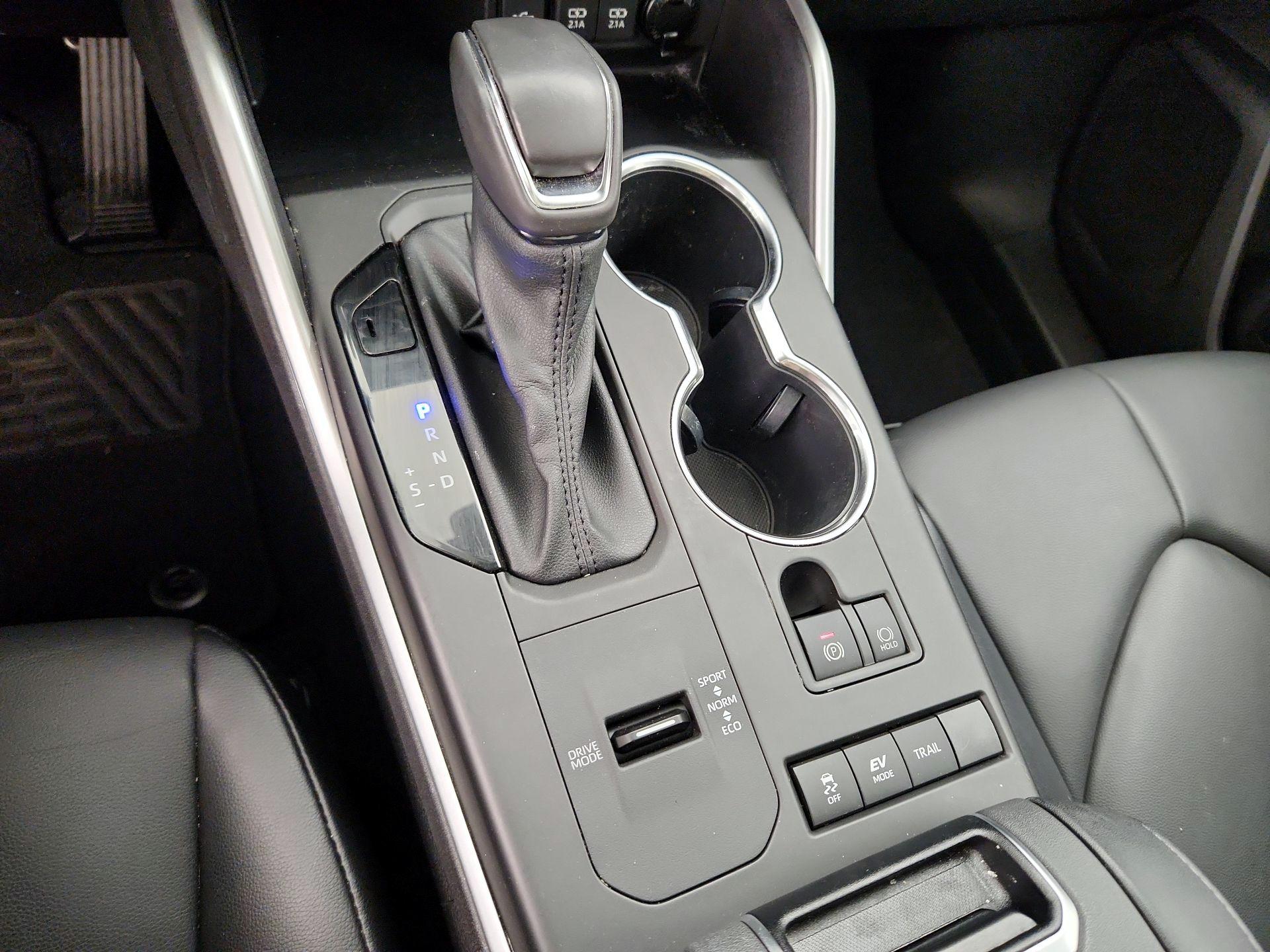Thumbnail: 2021 Toyota Highlander - 17