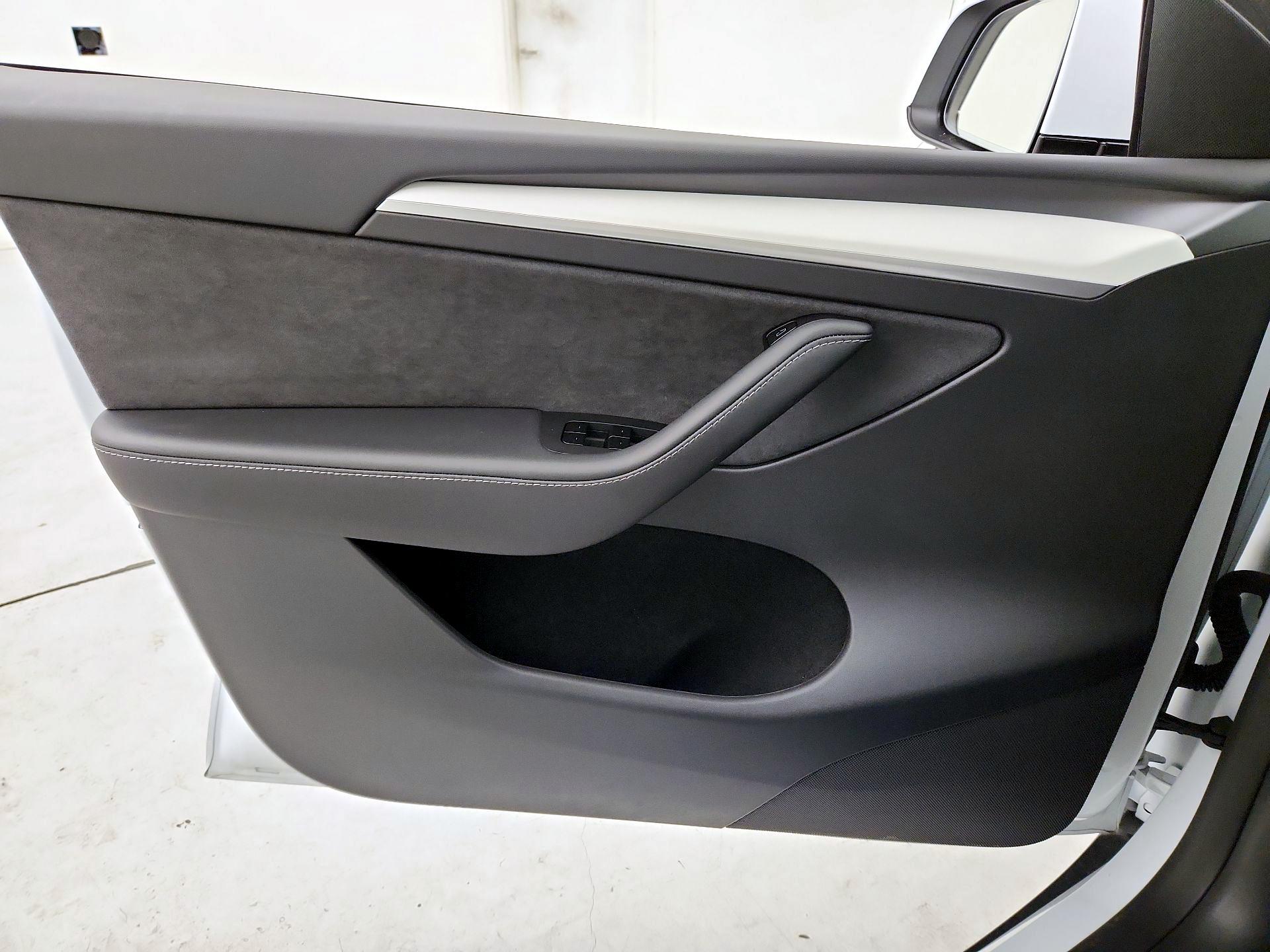 Thumbnail: 2025 Tesla Model Y - 12