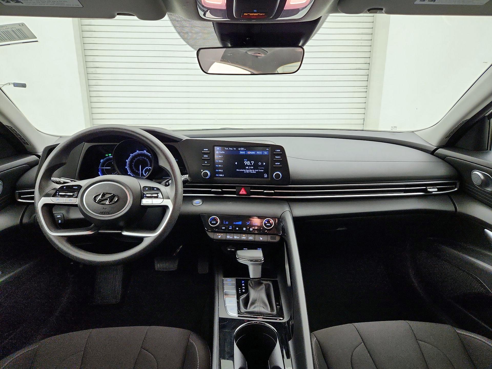 Thumbnail: 2023 Hyundai Elantra - 9