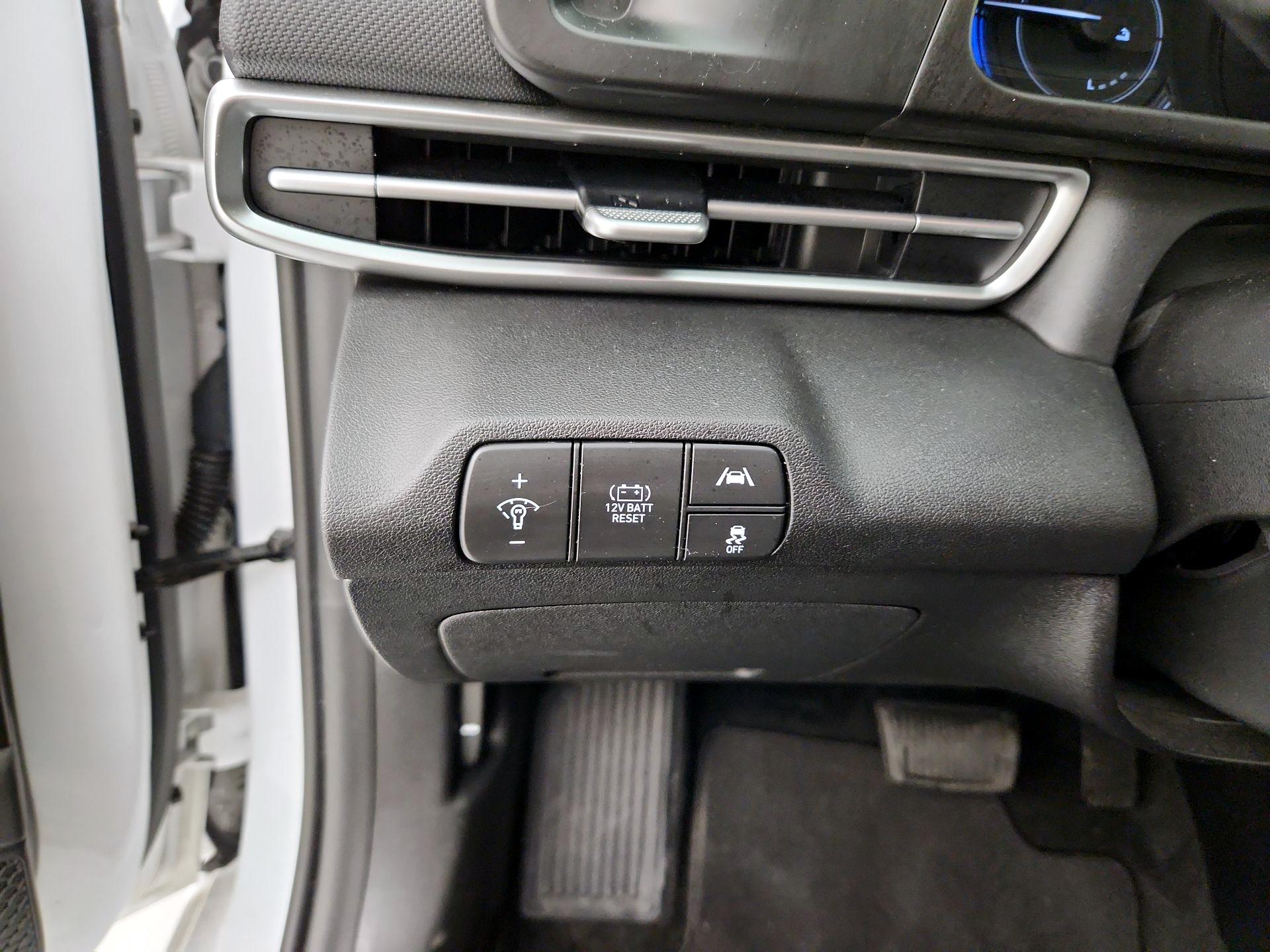 Thumbnail: 2023 Hyundai Elantra - 13