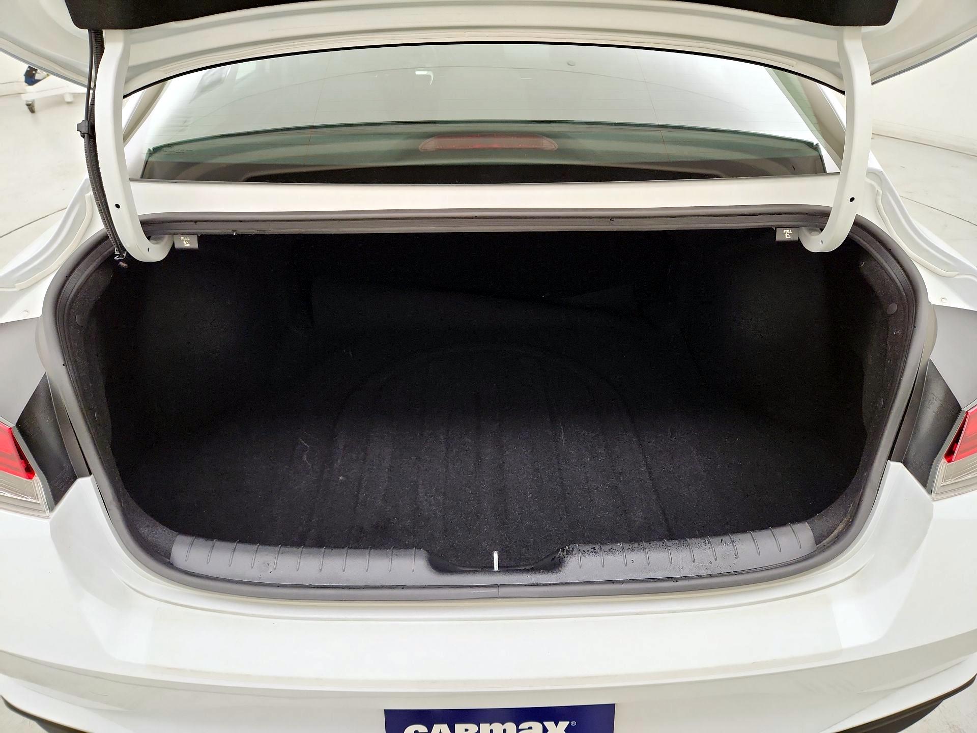 Thumbnail: 2023 Hyundai Elantra - 20