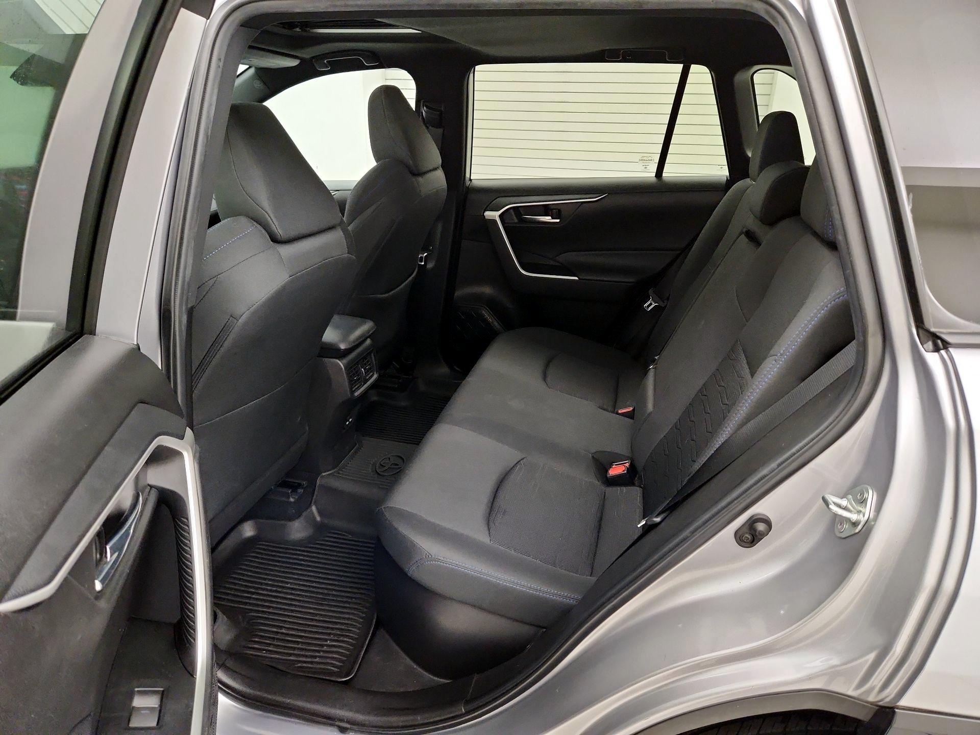Thumbnail: 2022 Toyota RAV4 - 20