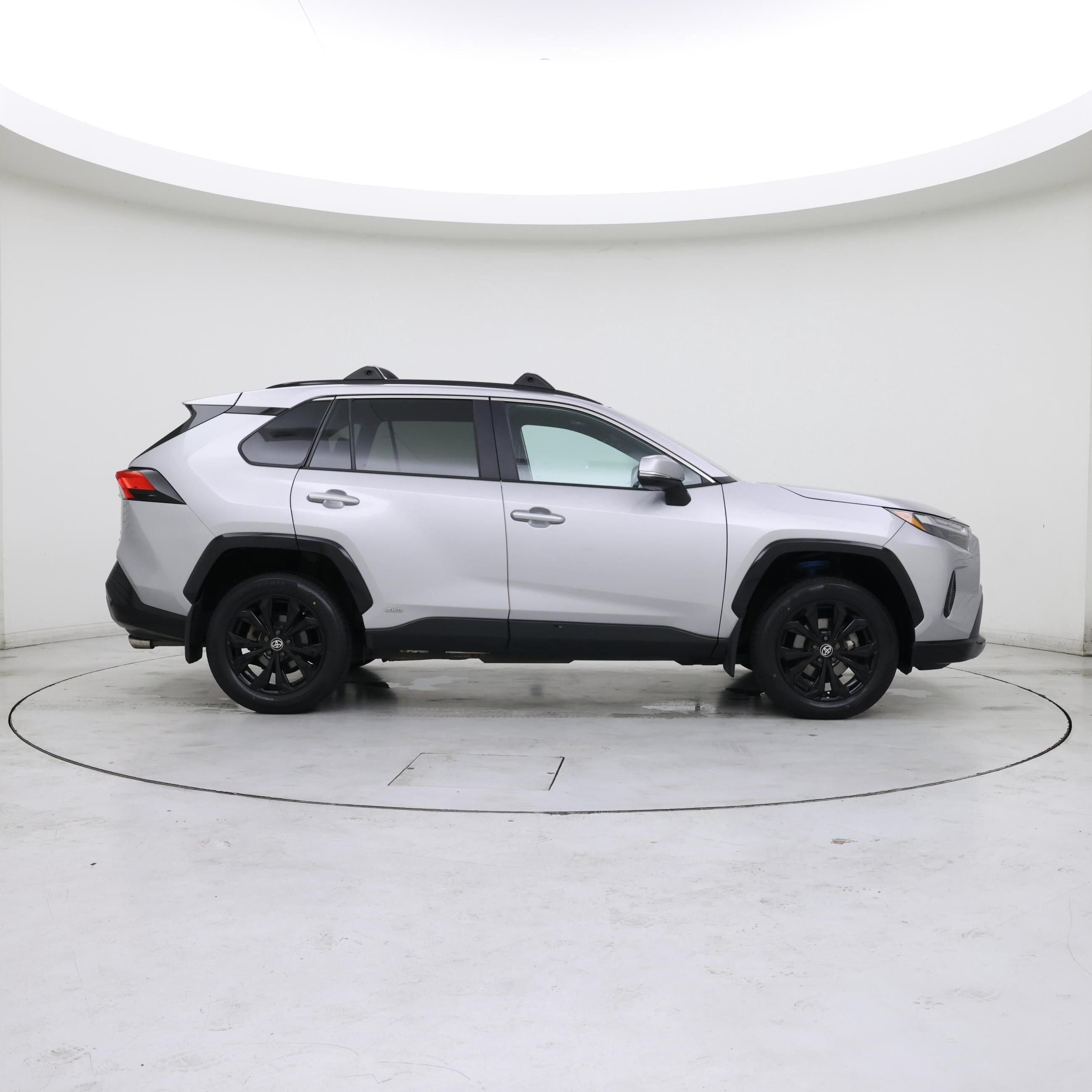 Thumbnail: 2022 Toyota RAV4 - 7