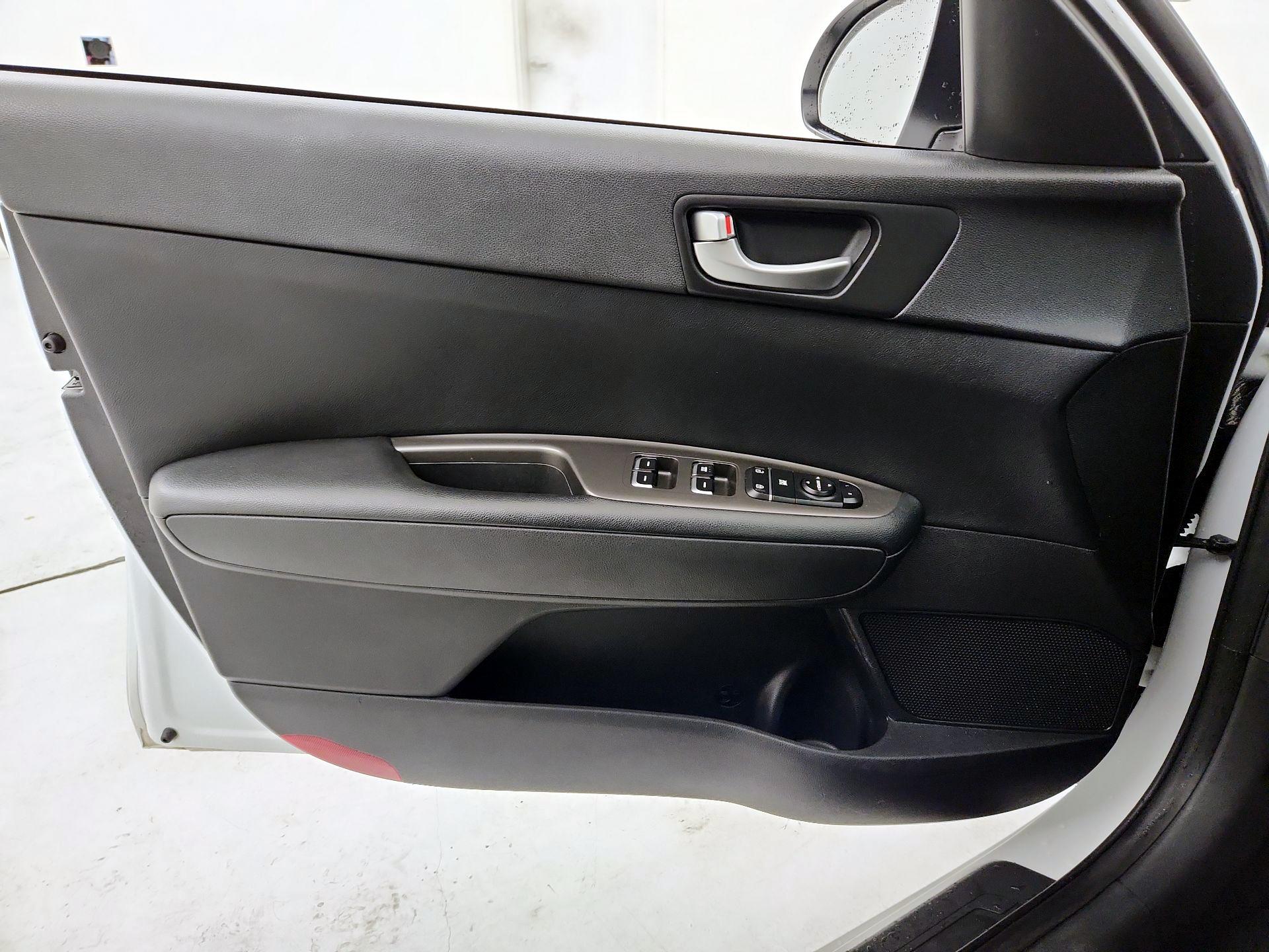 Thumbnail: 2019 Kia Optima - 12