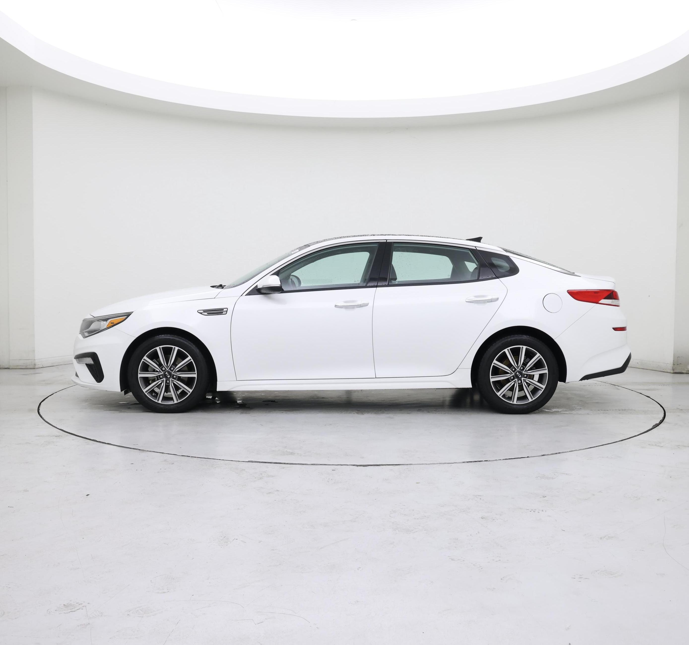 Thumbnail: 2019 Kia Optima - 3