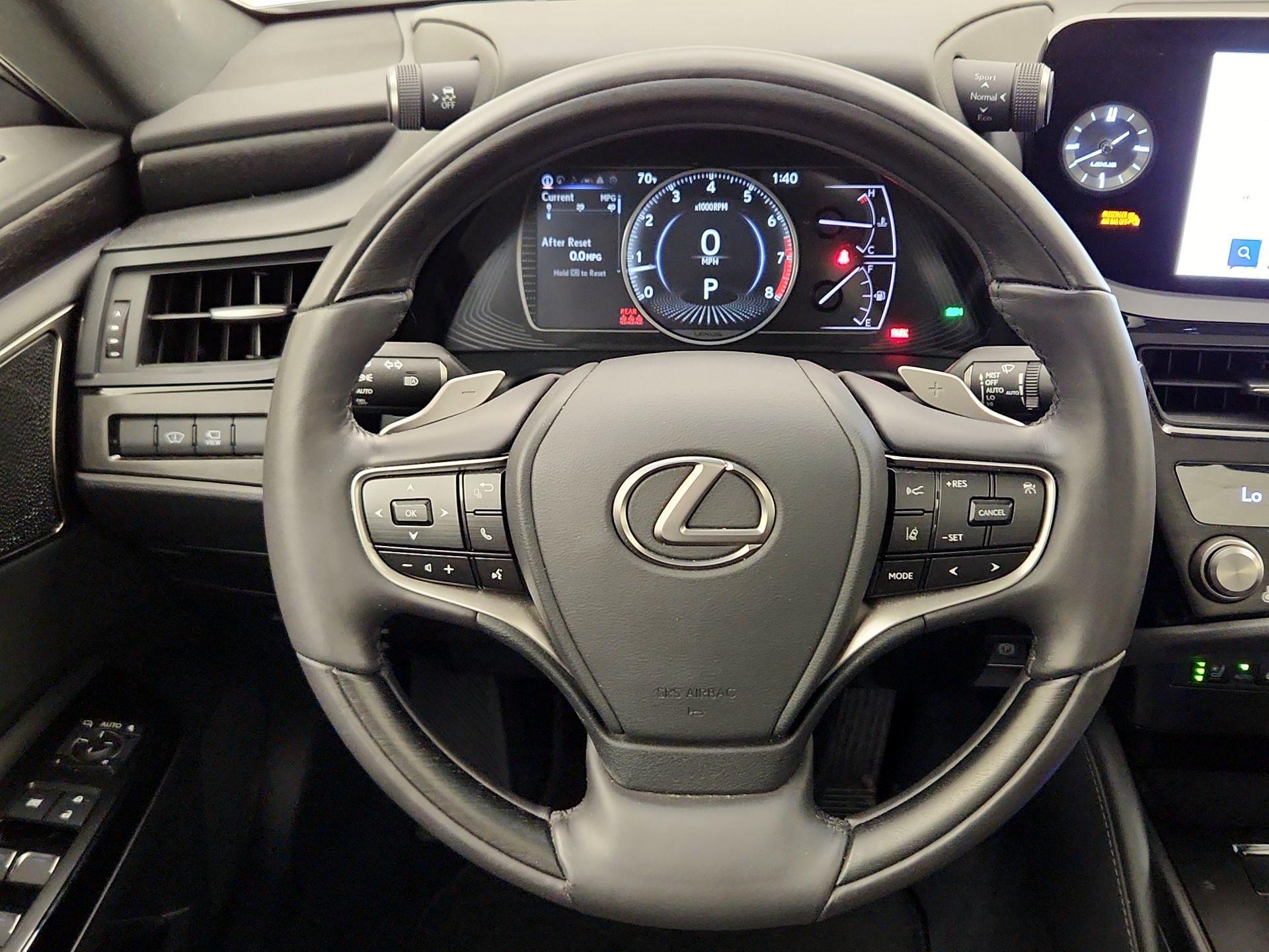 Thumbnail: 2024 Lexus ES - 10