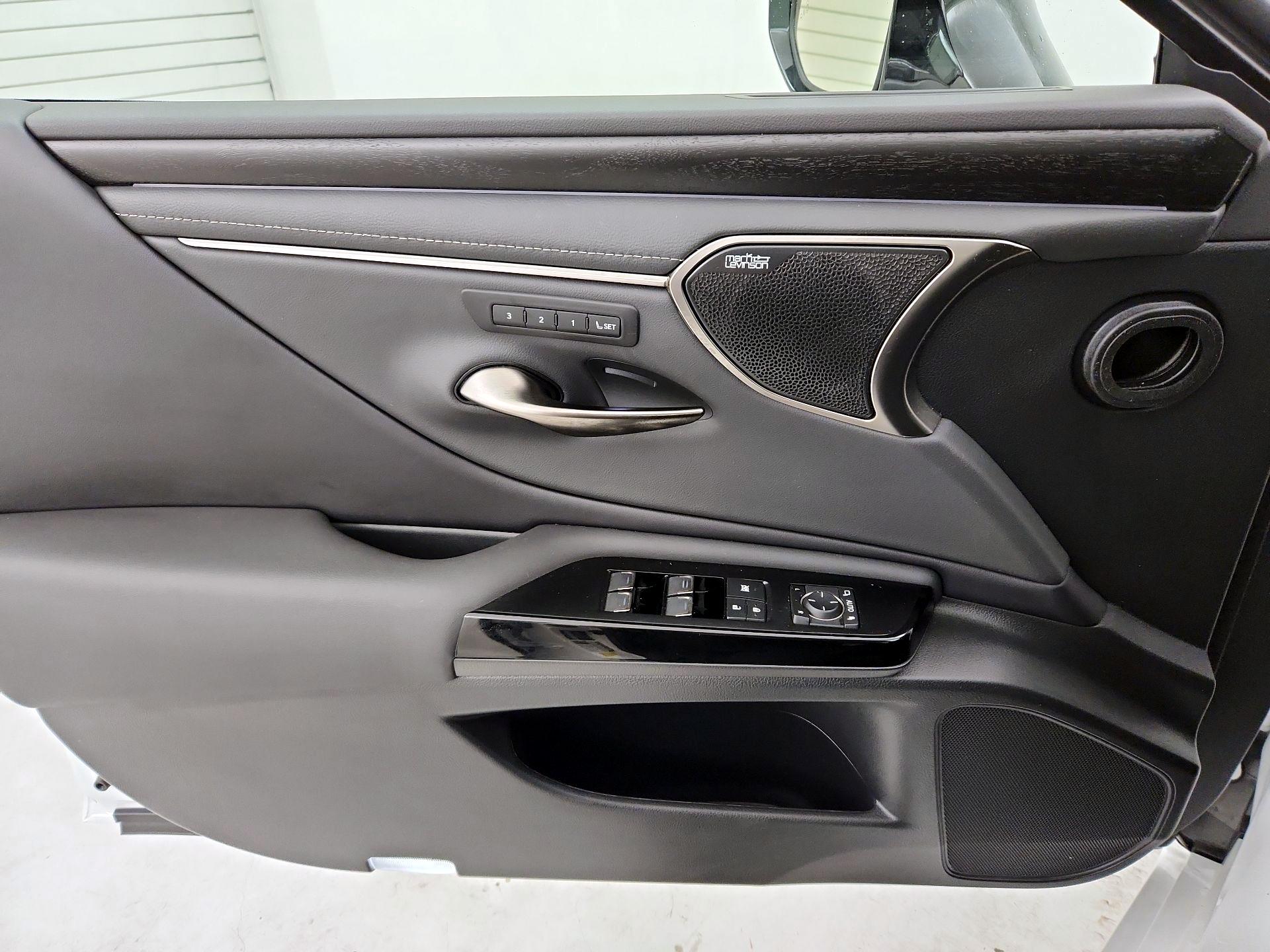Thumbnail: 2024 Lexus ES - 12