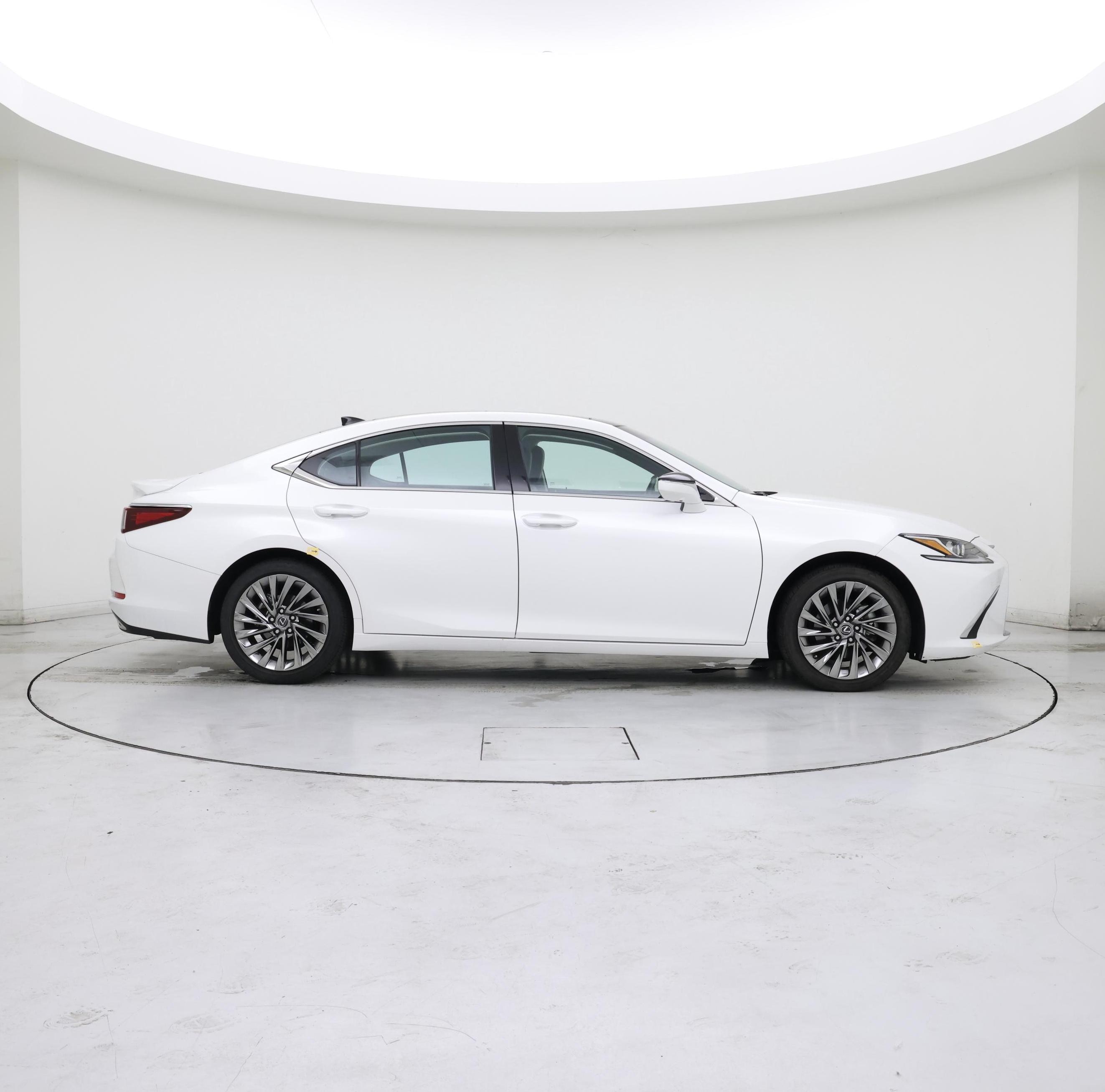 Thumbnail: 2024 Lexus ES - 7