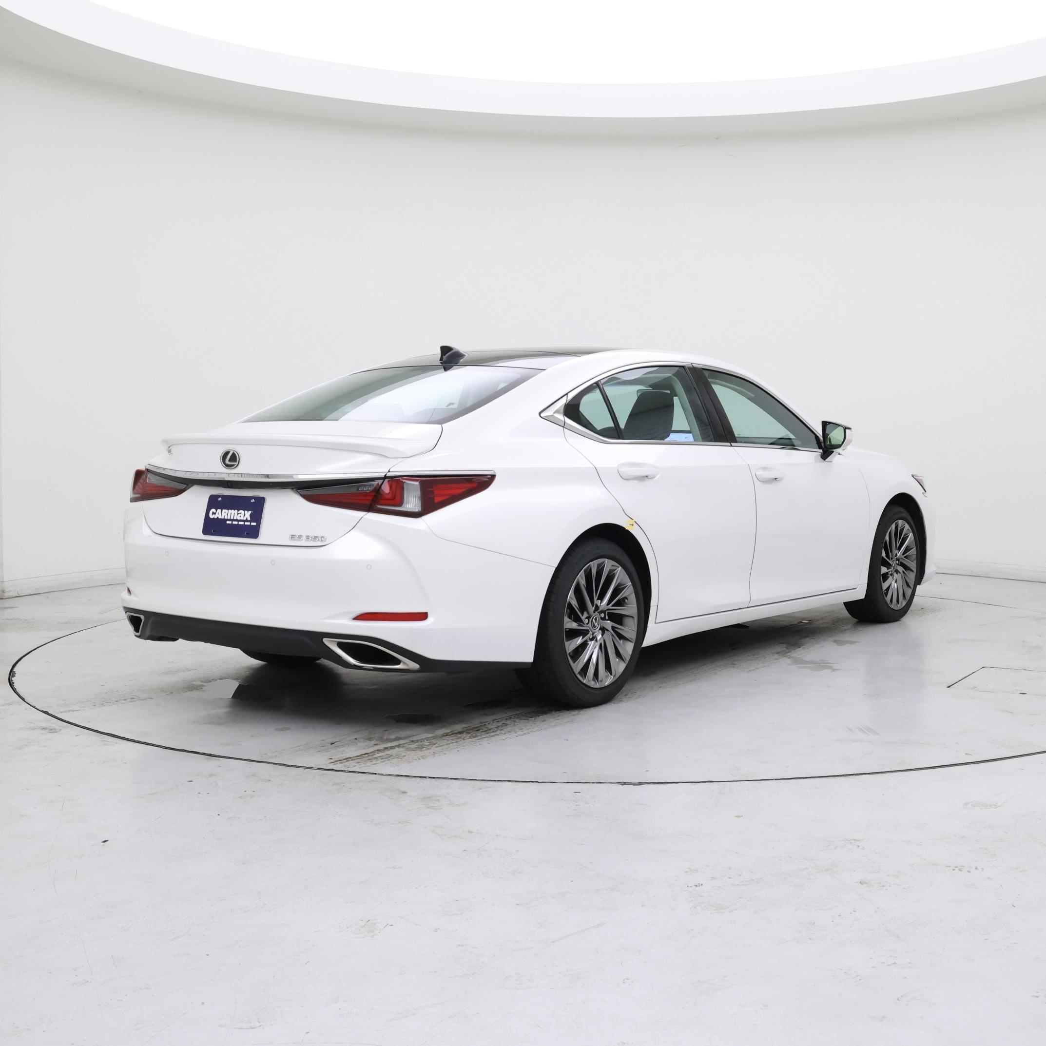 Thumbnail: 2024 Lexus ES - 8
